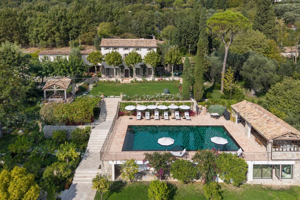 Villa for sale in Grasse — Luxury Villa Grasse | Nine-Bedroom Legacy Family Estate in Provence