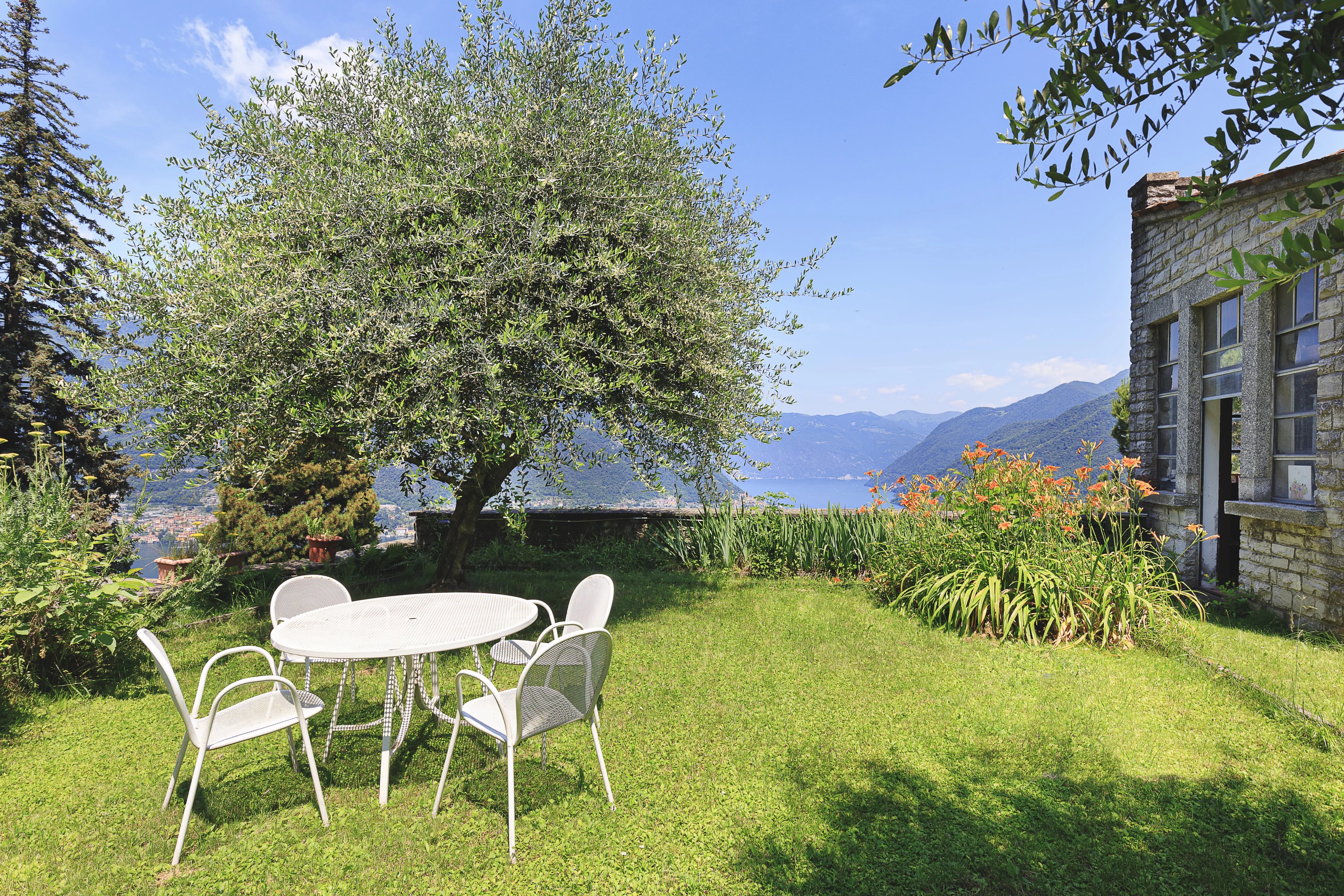 Villa D'Epoca with 7500 park - picture 6 title=