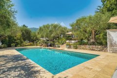 Tourrettes-sur-Loup – Elegant Provençal villa within walking distance of the village — photo 2 of 7