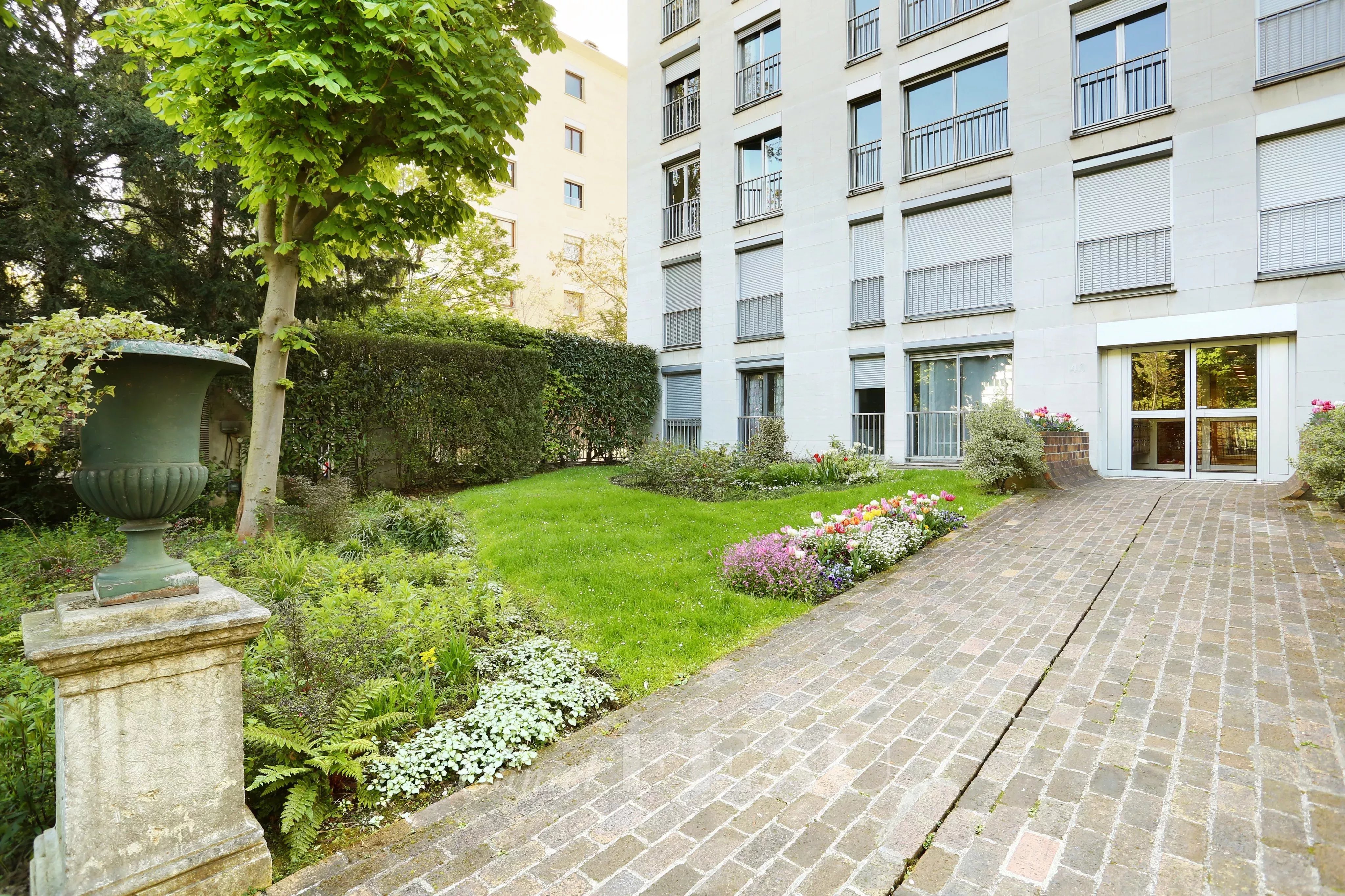 Rental Apartment Neuilly-sur-Seine