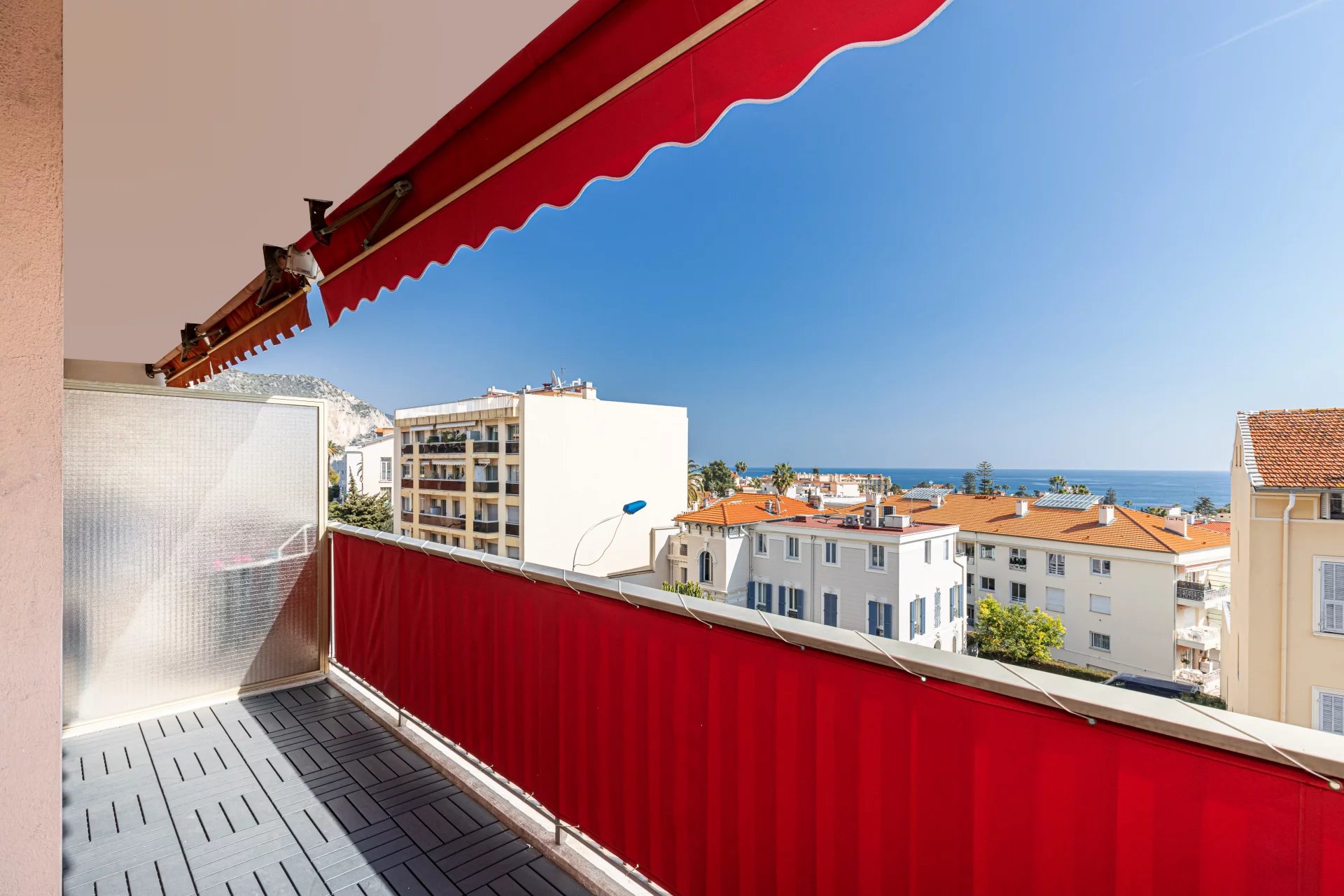 Beaulieu Sur Mer - Centre Ville - 2 Pièces - AVANT DERNIER ETAGE - VUE MER