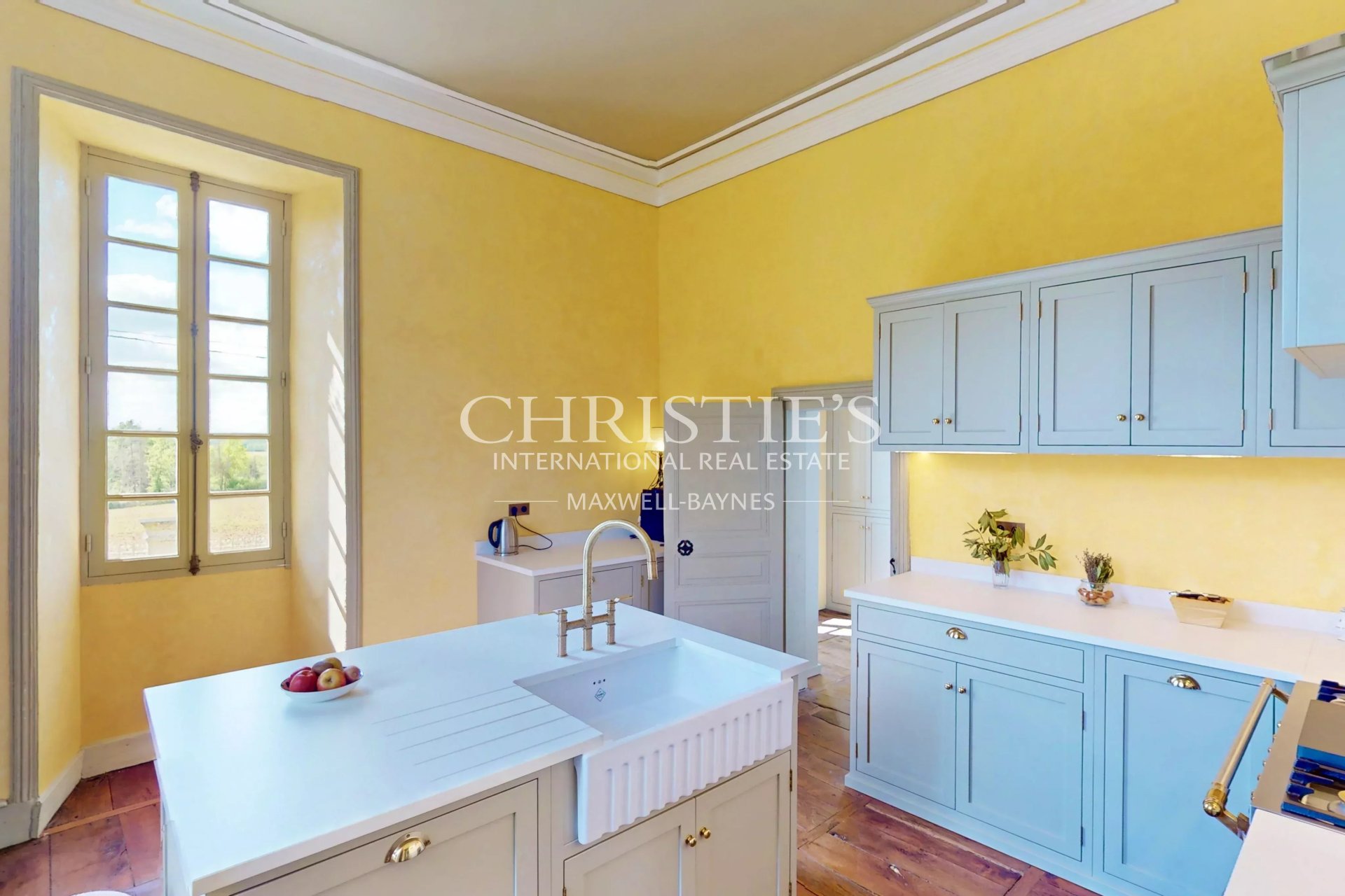 6 Bedroom Chateau's Image 6