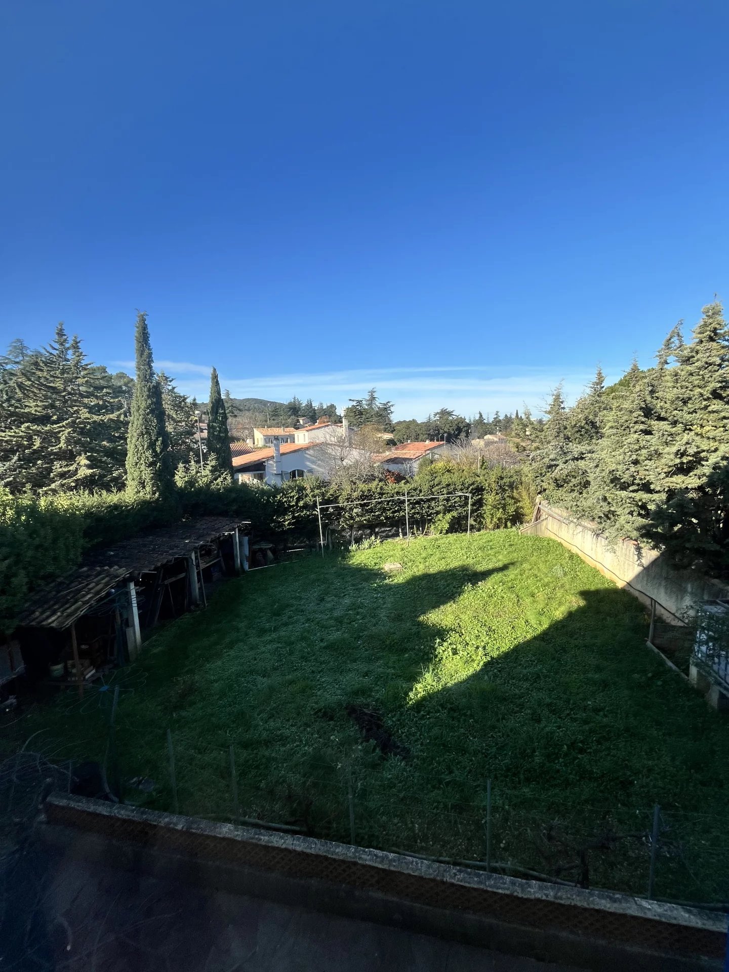 Maison de ville sur terrain de 892m2