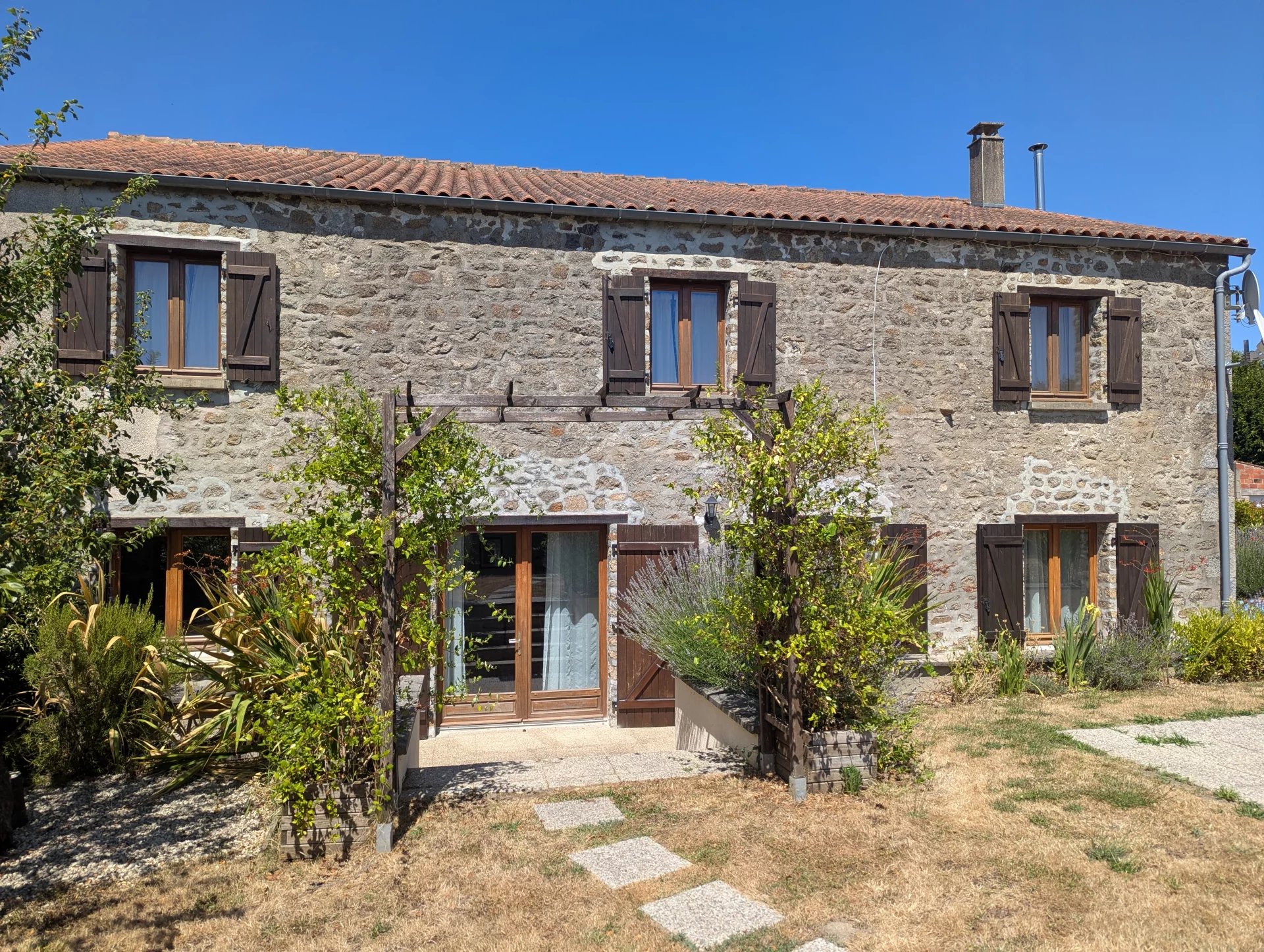 Beautiful renovated 4 bedroom family home