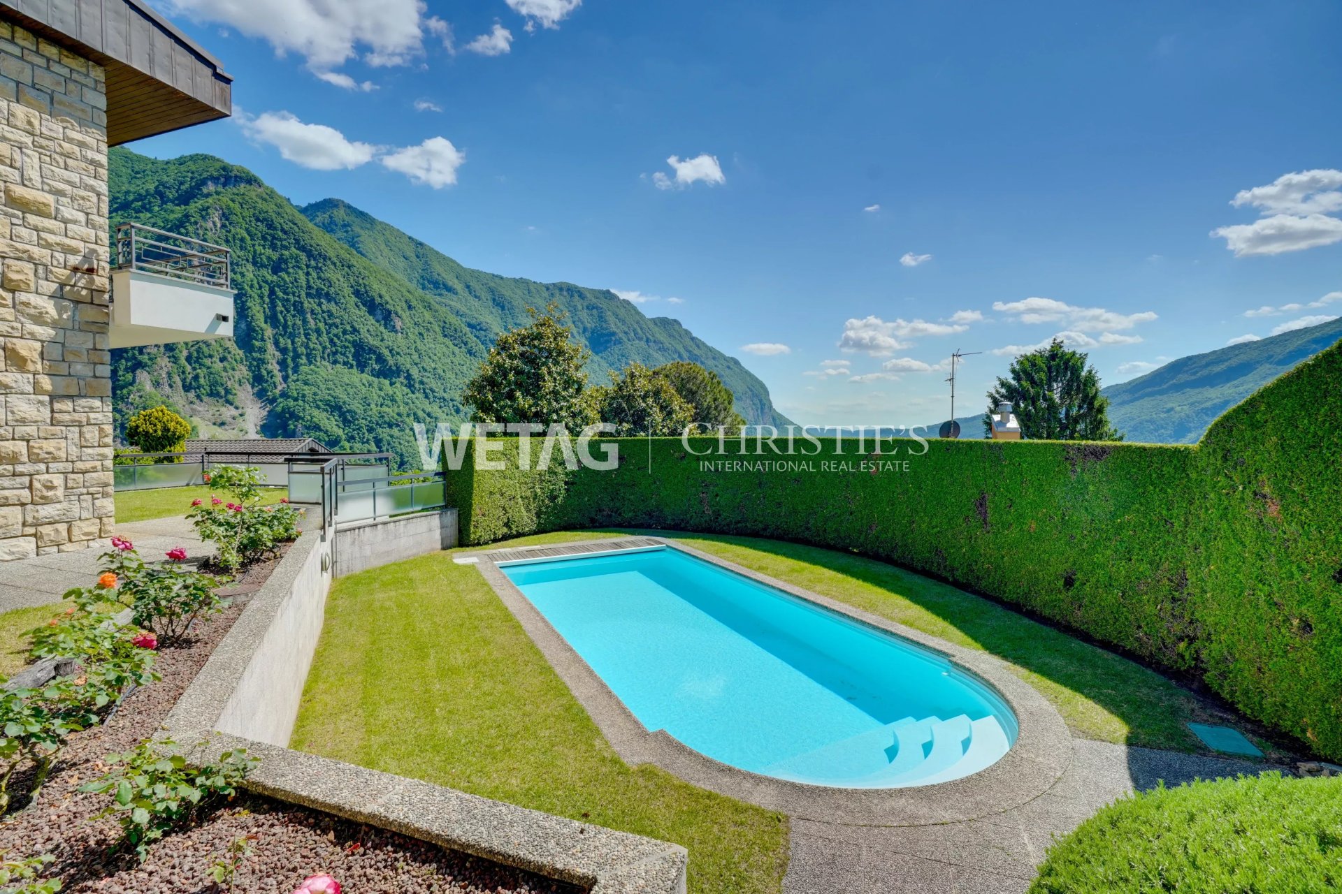5 Bedroom Villa/Townhouse's Image 3