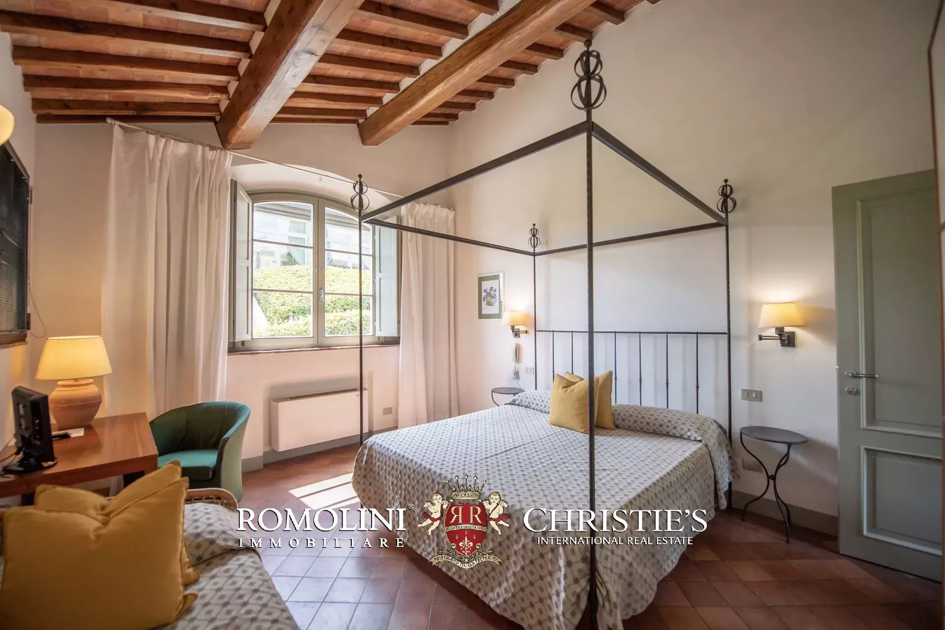 24 Bedroom Villa/Townhouse's Image 36