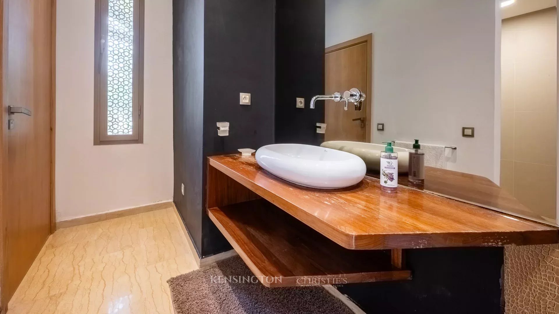 5 Bedroom Villa/Townhouse's Image 23