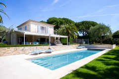 Cap d’Antibes — West Side Elegant Villa in a Private Gated Estate — photo 4 of 6