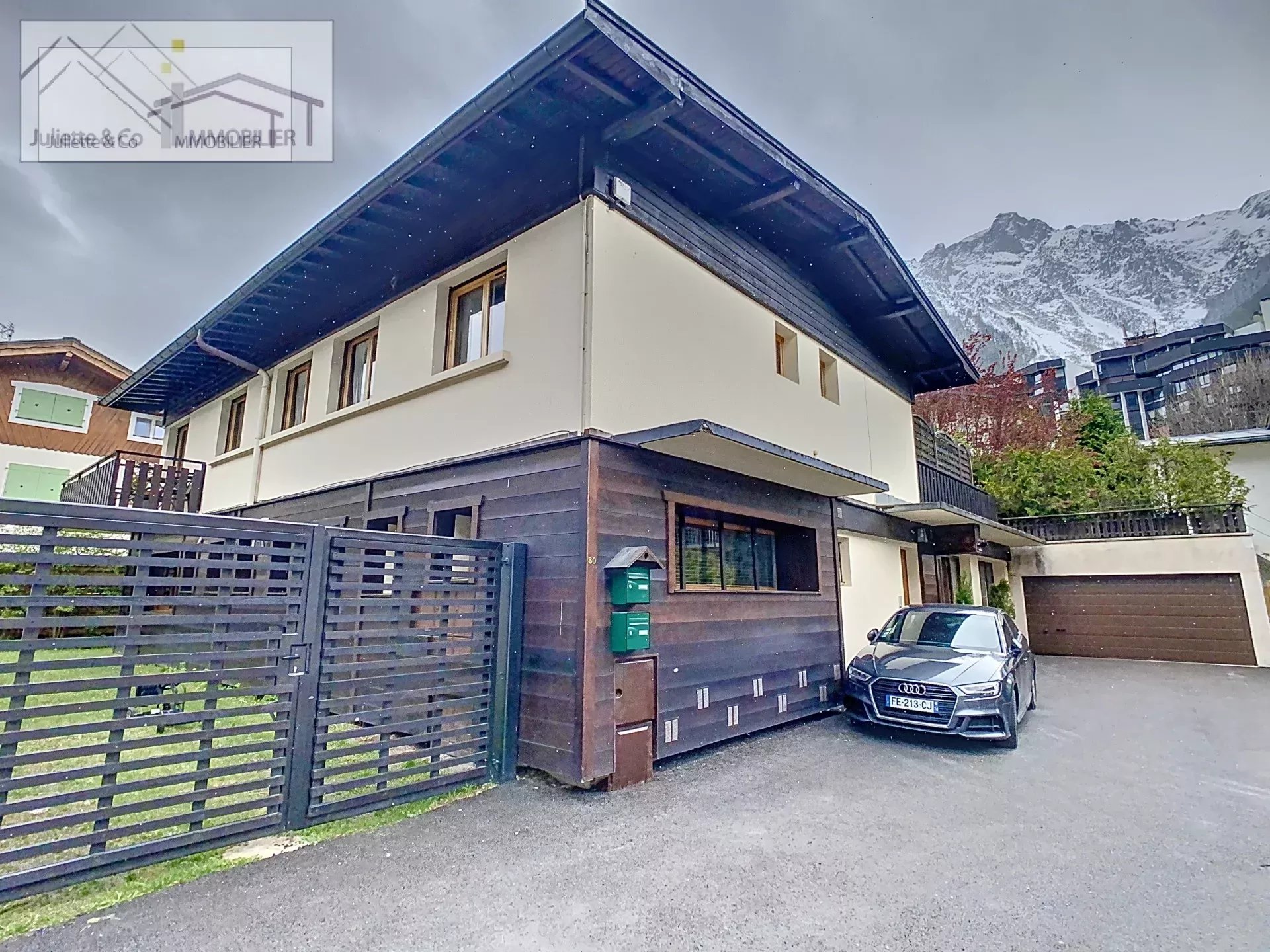 Photo of 4 bedroom for sale in center with garden