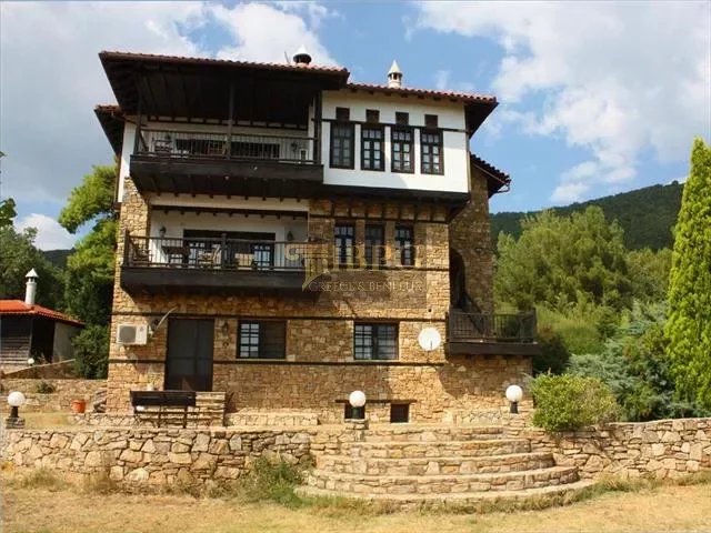 for sale House in Polygyros Epirus 500m2 ,1500000€