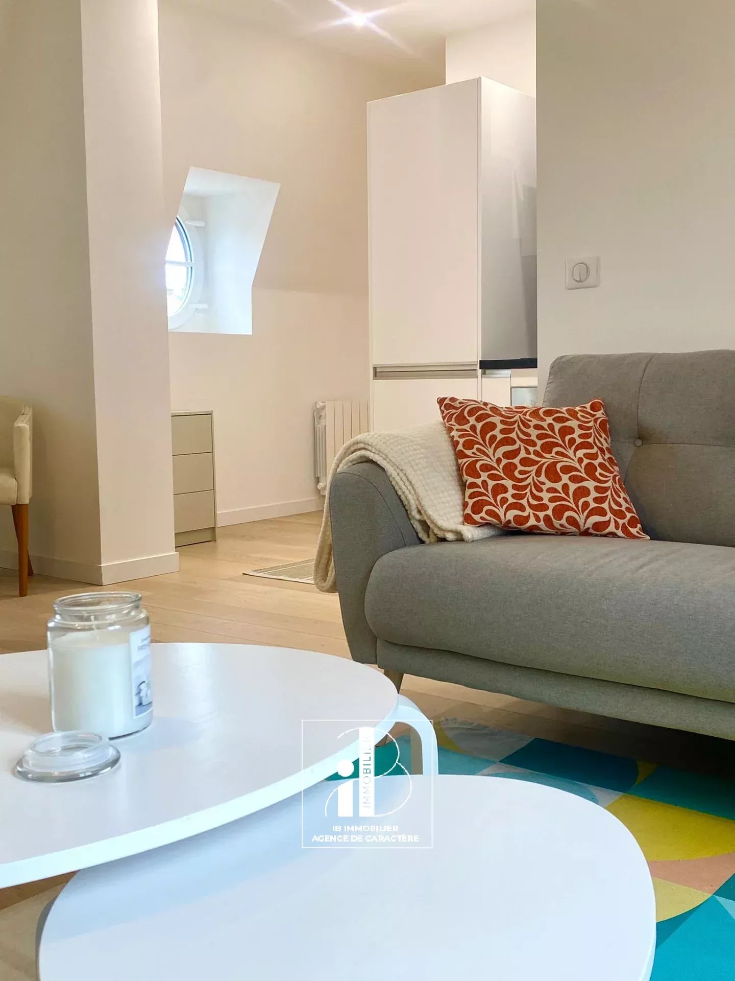 FONTAINEBLEAU NEAR CITY CENTER - INTERNATIONAL COLLEGE AND LYCÉE - PRIVATE Mansion XVIIIth.