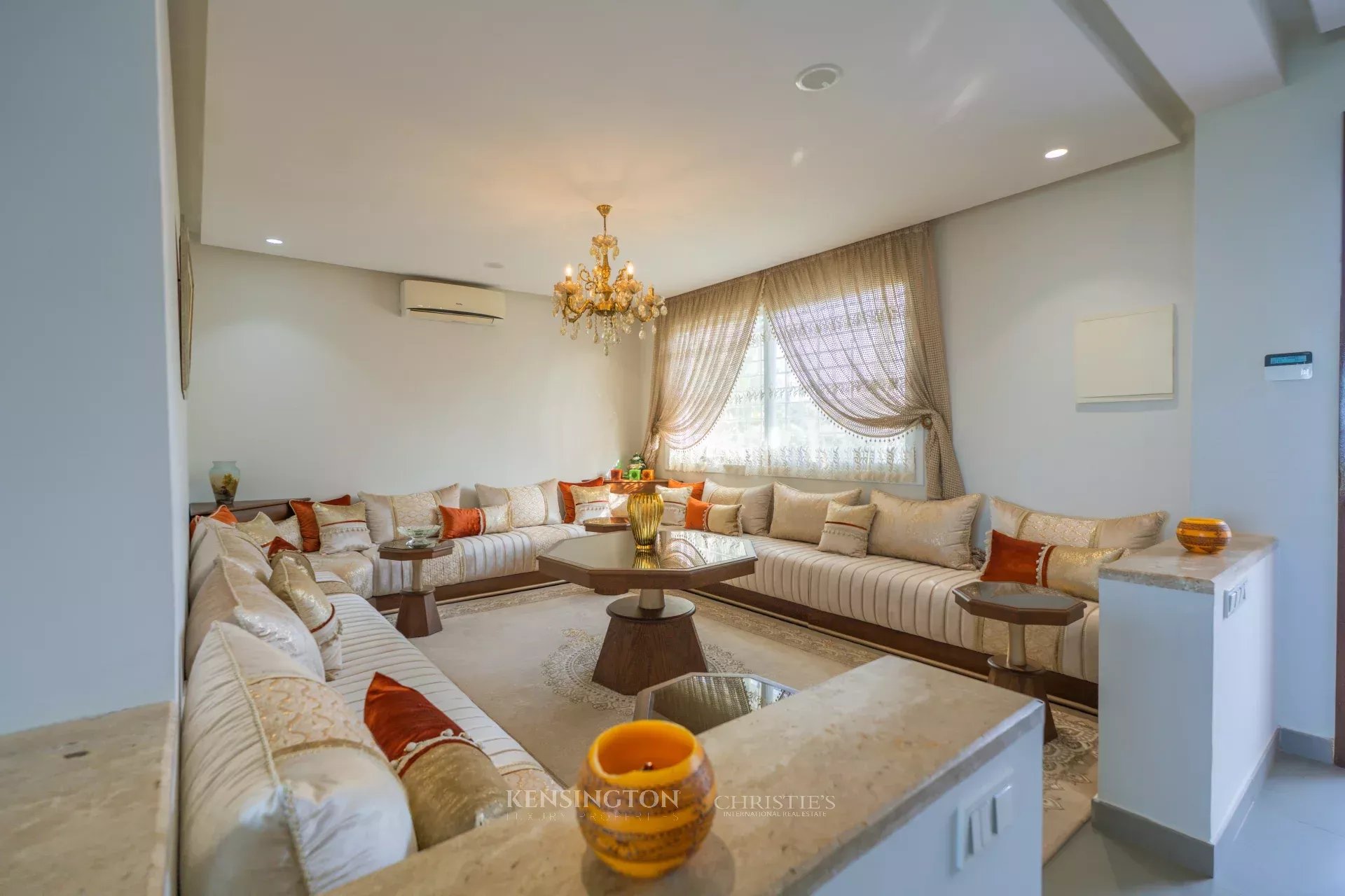 6 Bedroom Villa/Townhouse's Image 8