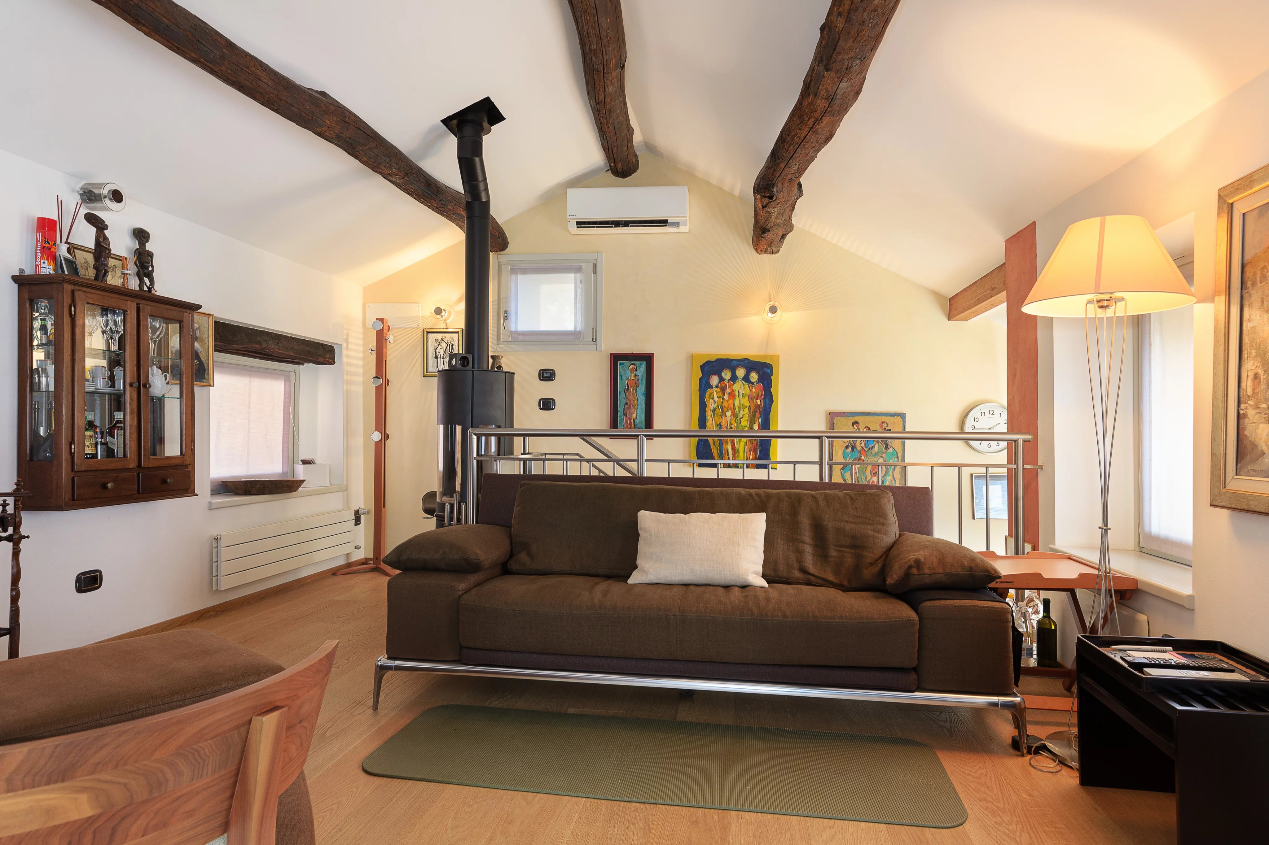Rustic house in the historic center of Brienno - picture 11
