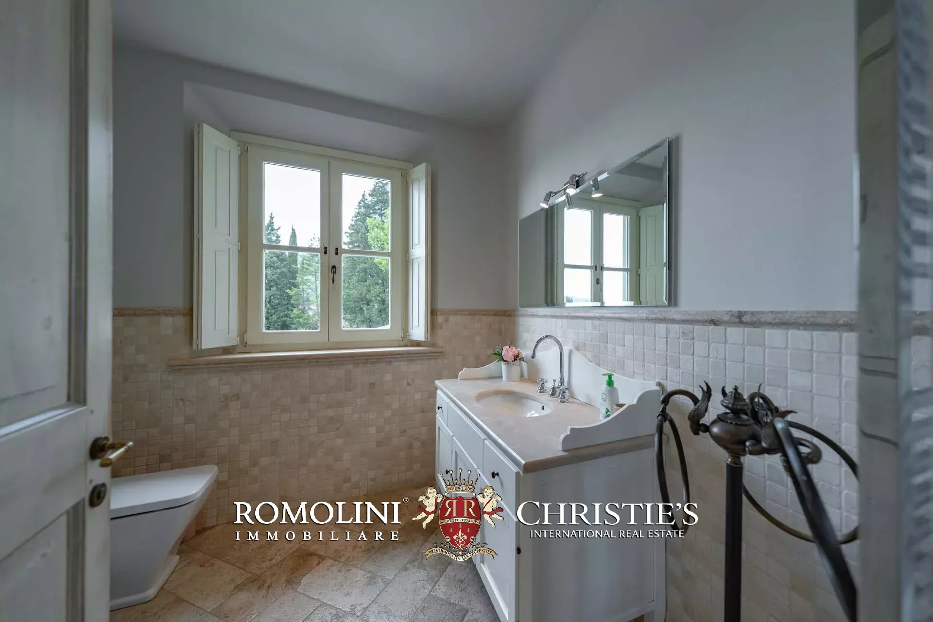 10 Bedroom Villa/Townhouse's Image 95