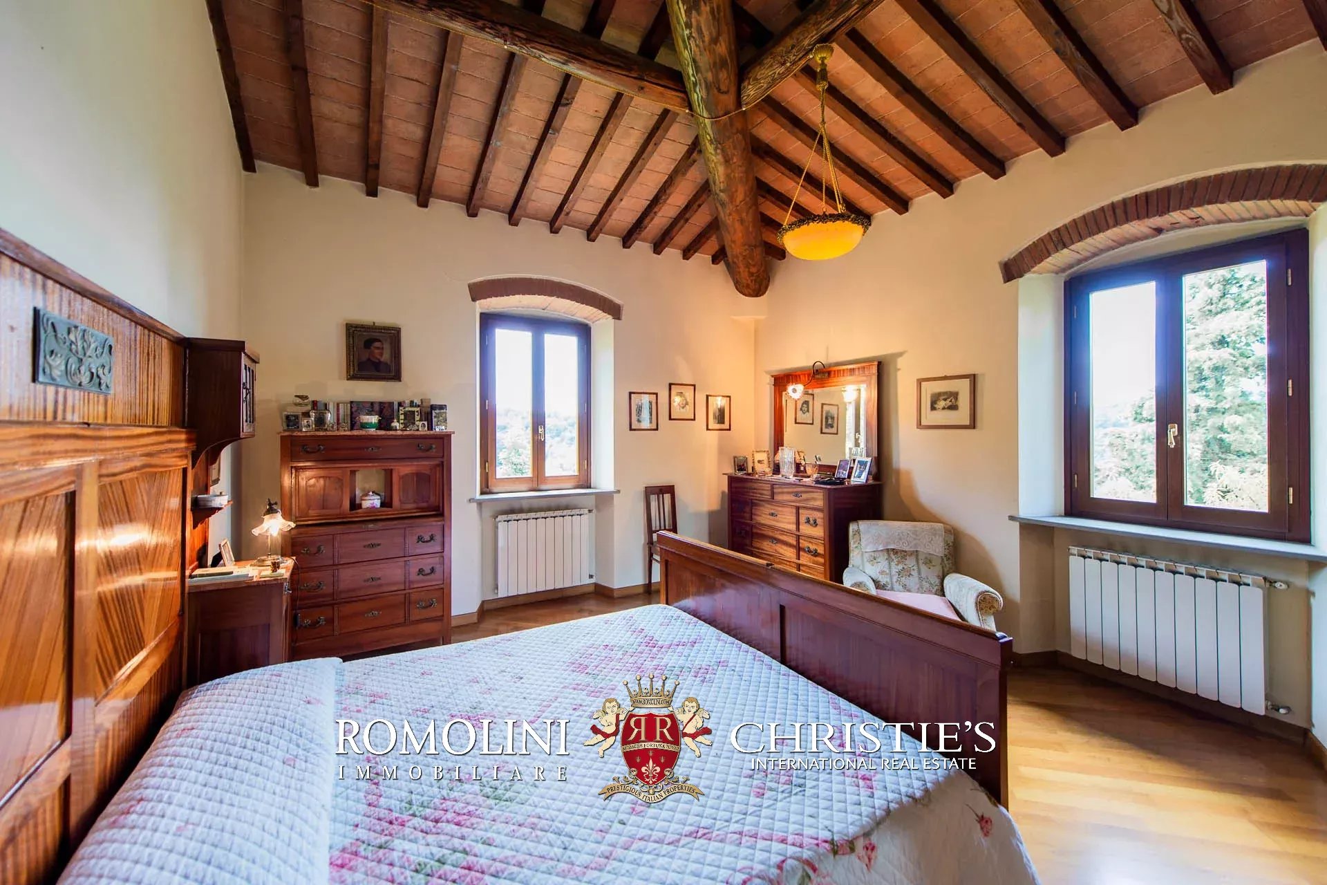 6 Bedroom Villa/Townhouse's Image 35