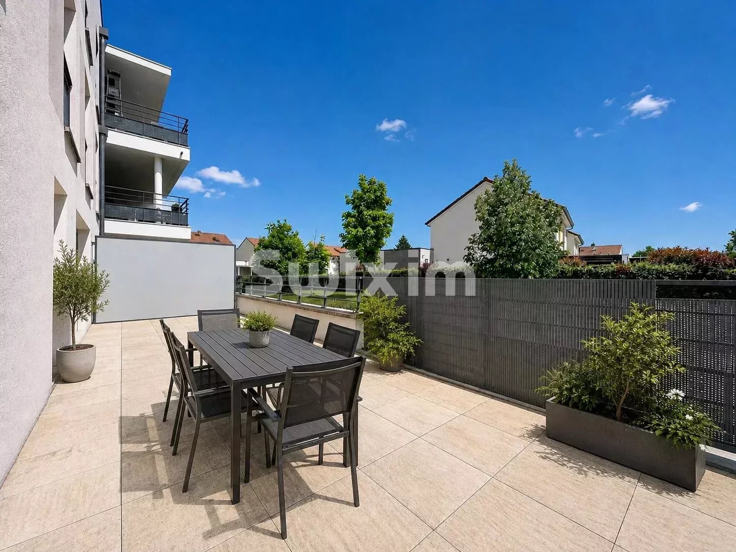 Appartement T2 de 55m² et sa terasse de 28m² ! + garage fermé et place de parking privative !