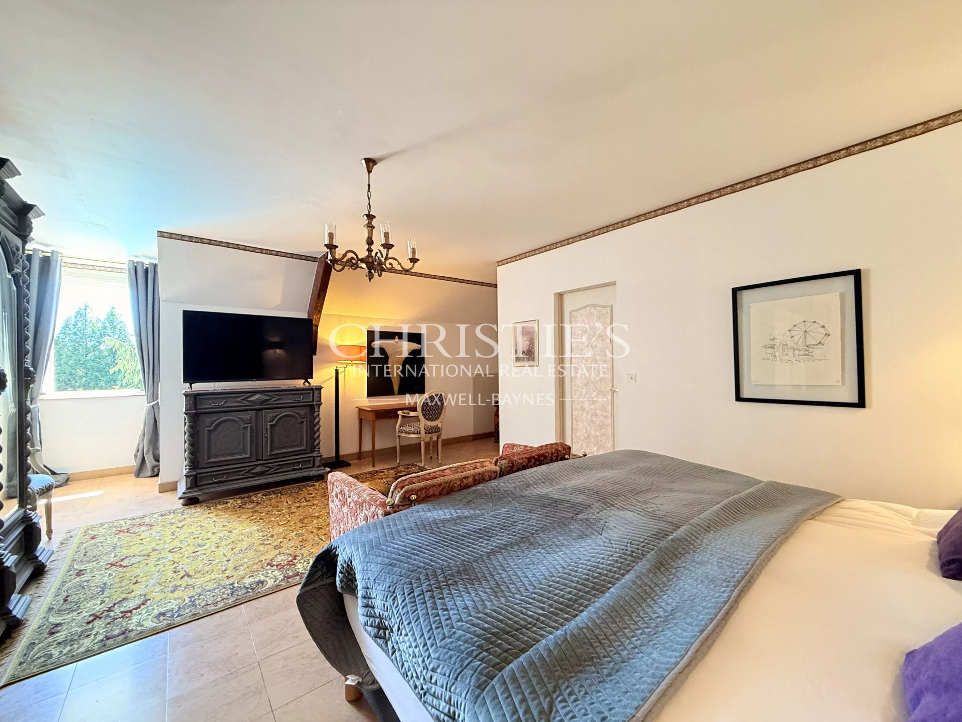 11 Bedroom Villa/Townhouse's Image 30