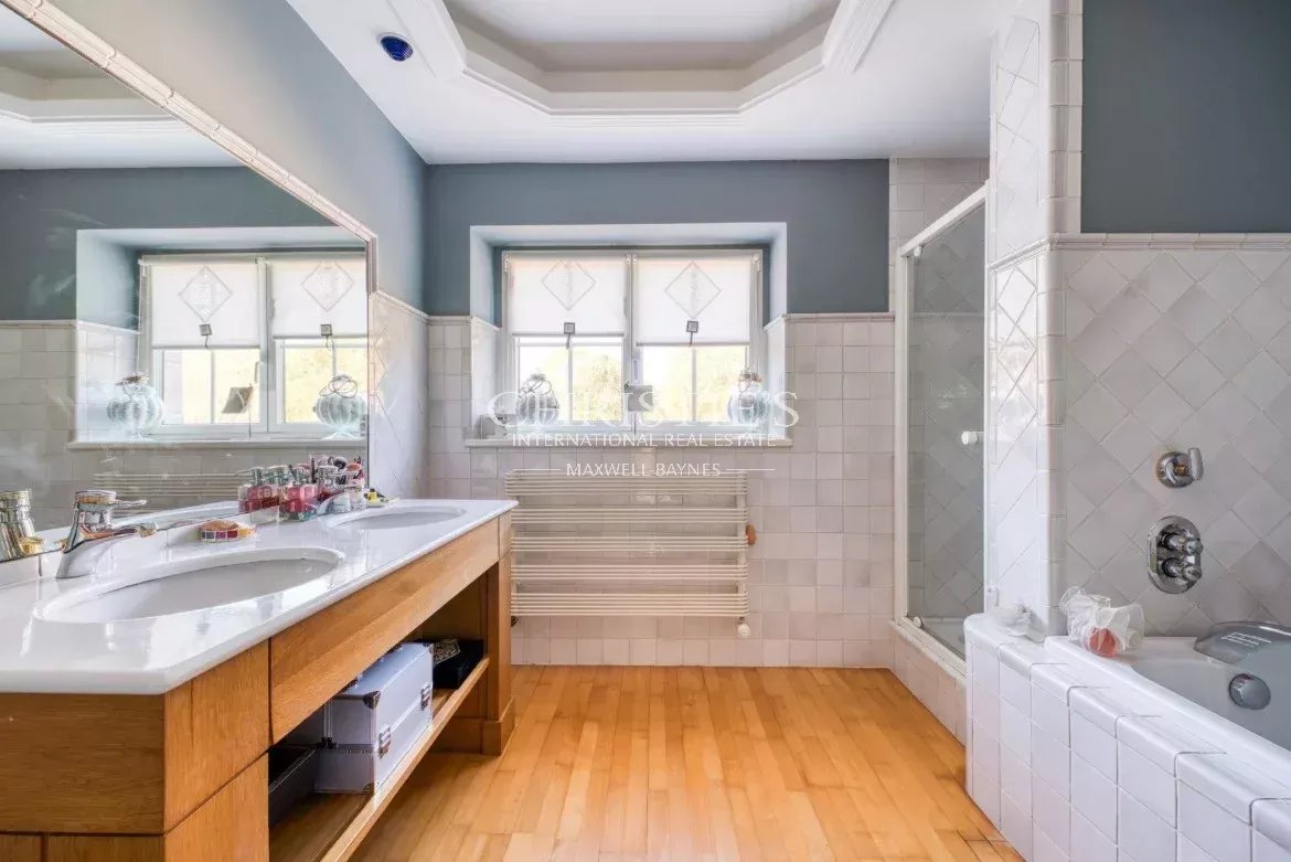 5 Bedroom Villa/Townhouse's Image 14