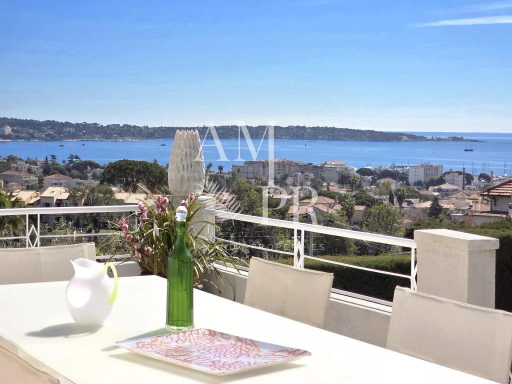 Villa for sale in Vallauris — Panoramic Sea View – Modern Villa – 2 Minutes from Beaches and Shops – Golfe-Juan