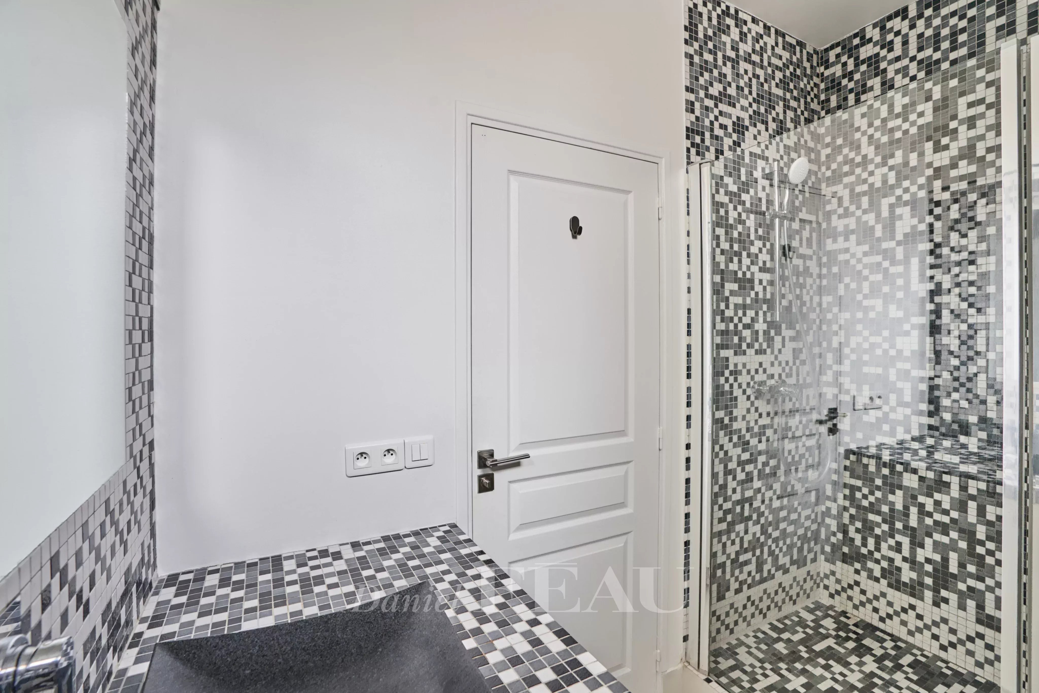 Sale Apartment Paris 16th