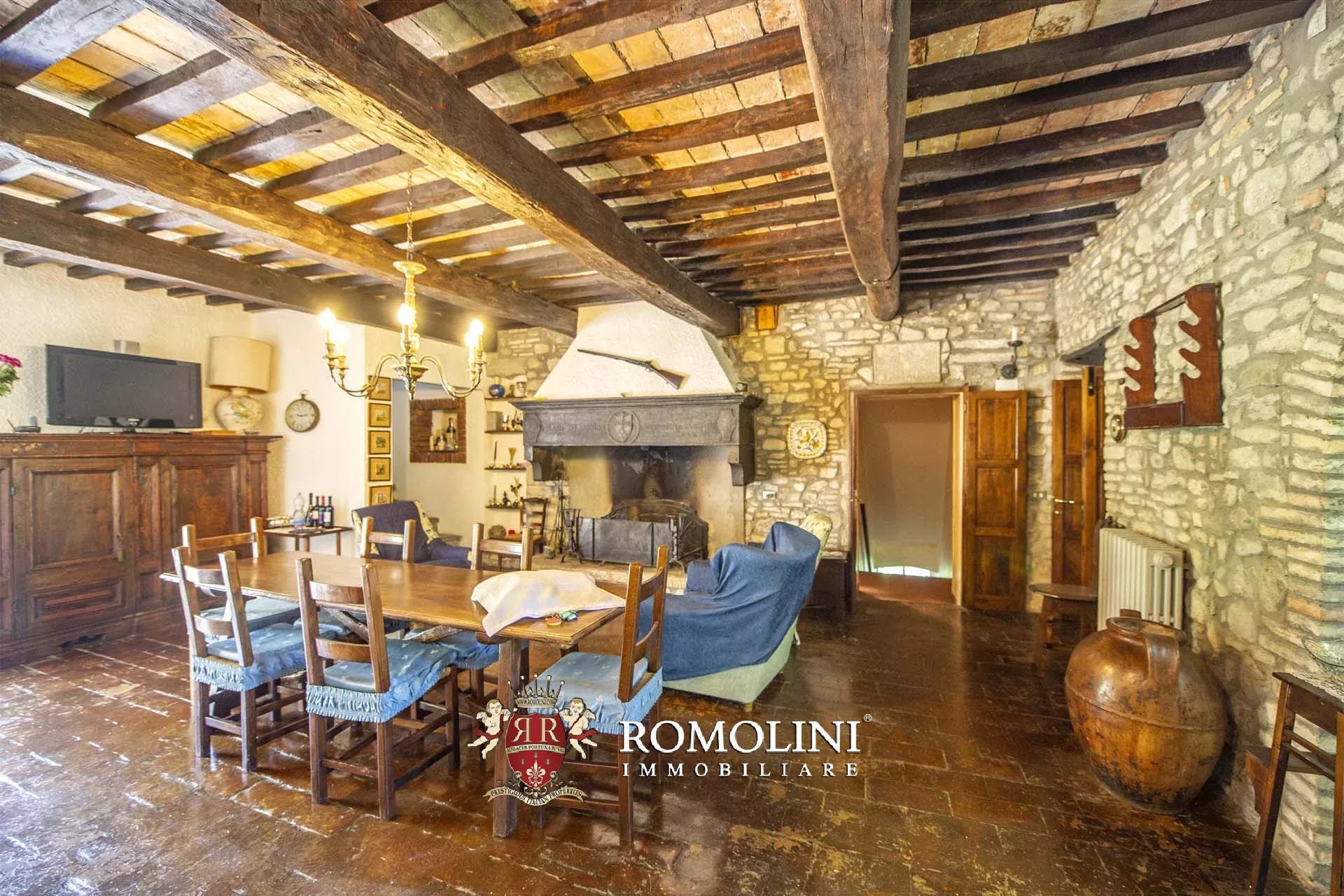 33 Bedroom Villa/Townhouse's Image 16