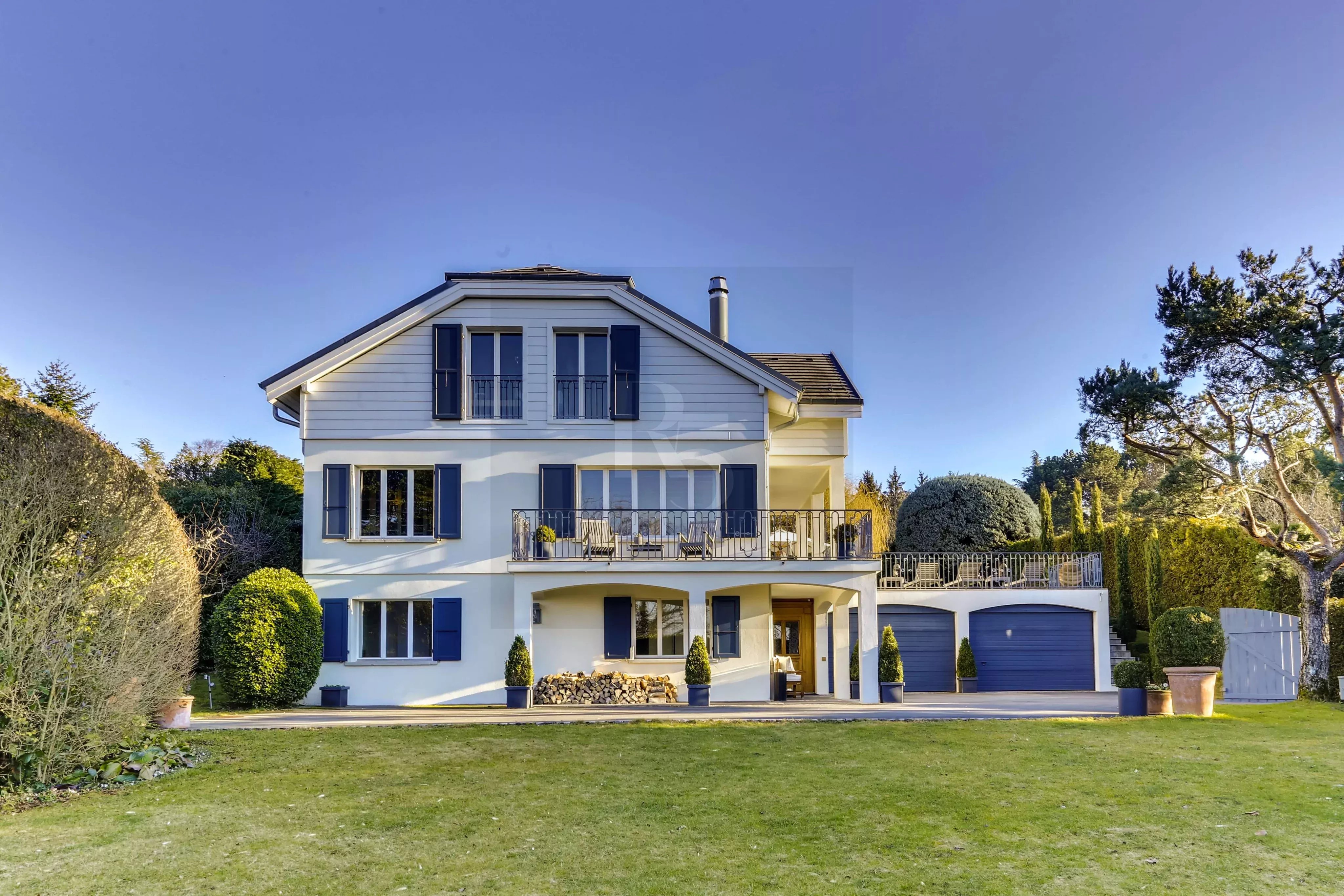 Magnificent Villa Near Golf Cologny — photo 1