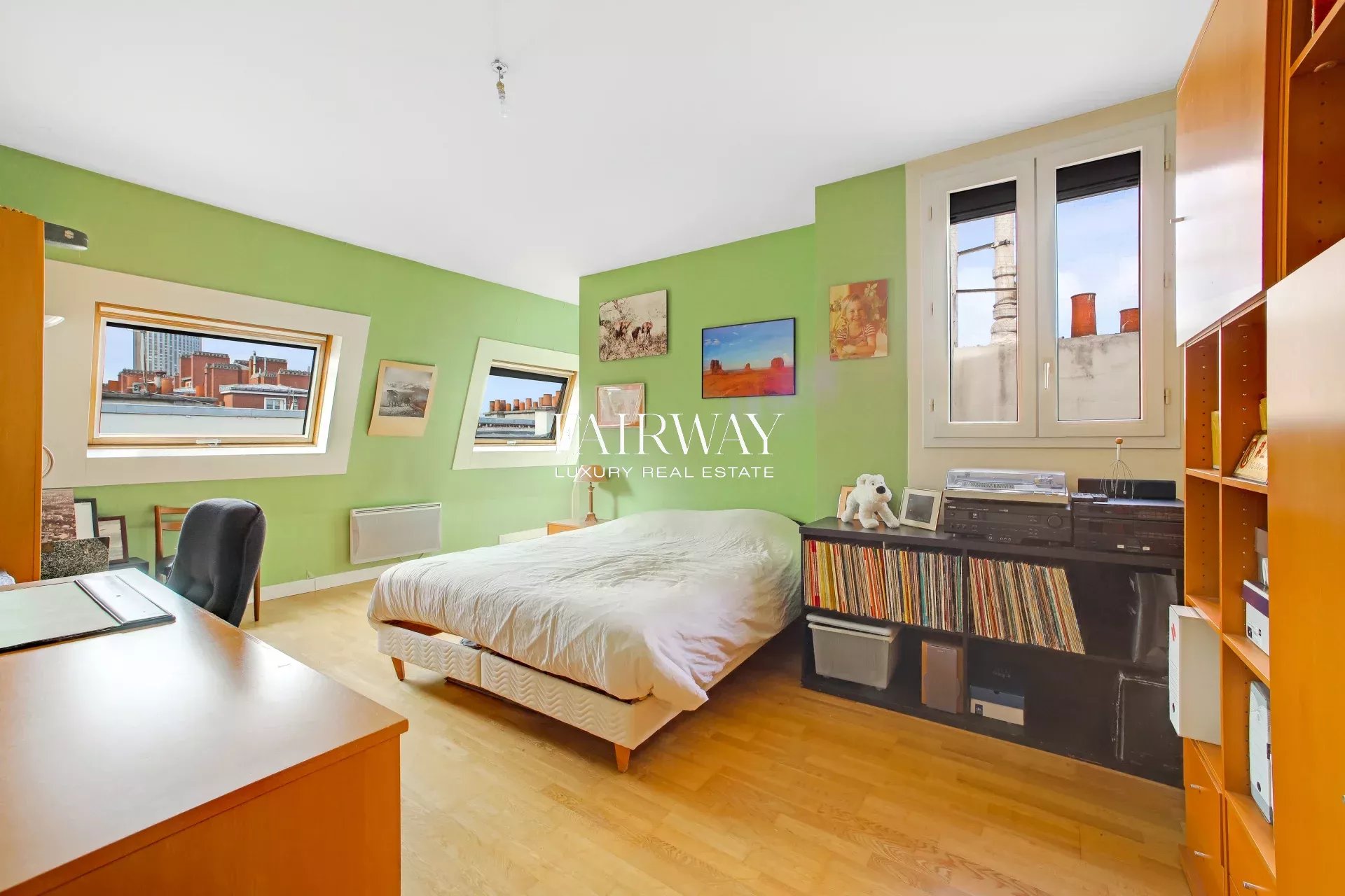 Duplex 240 m² aux derniers étages avec balcon