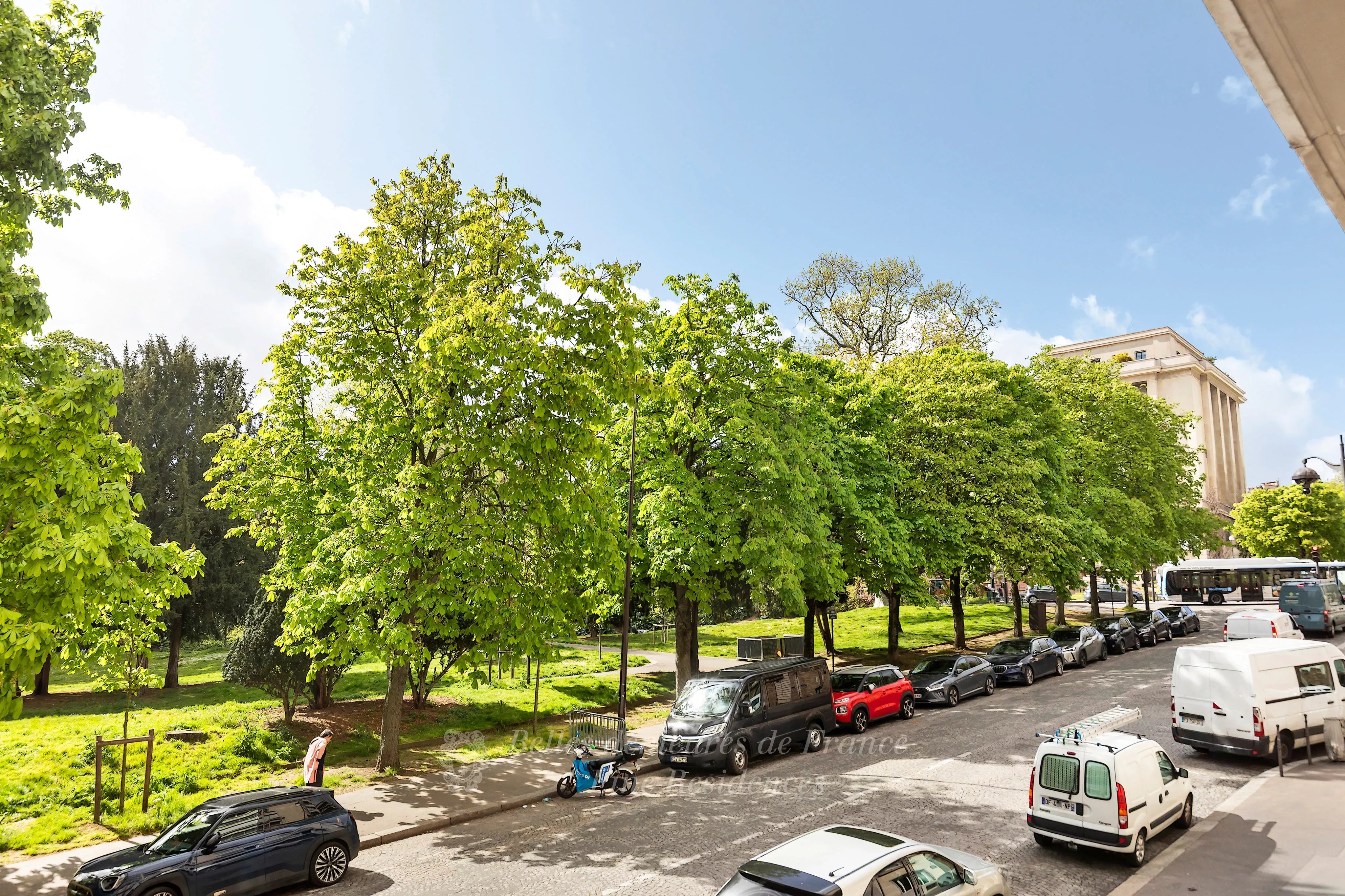 Sale Apartment Paris 16th