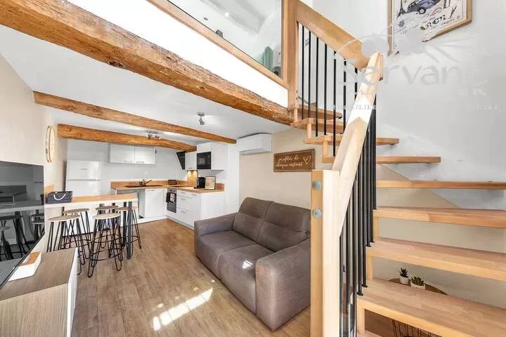 SUPERB ONE BEDROOM APARTMENT IN DUPLEX