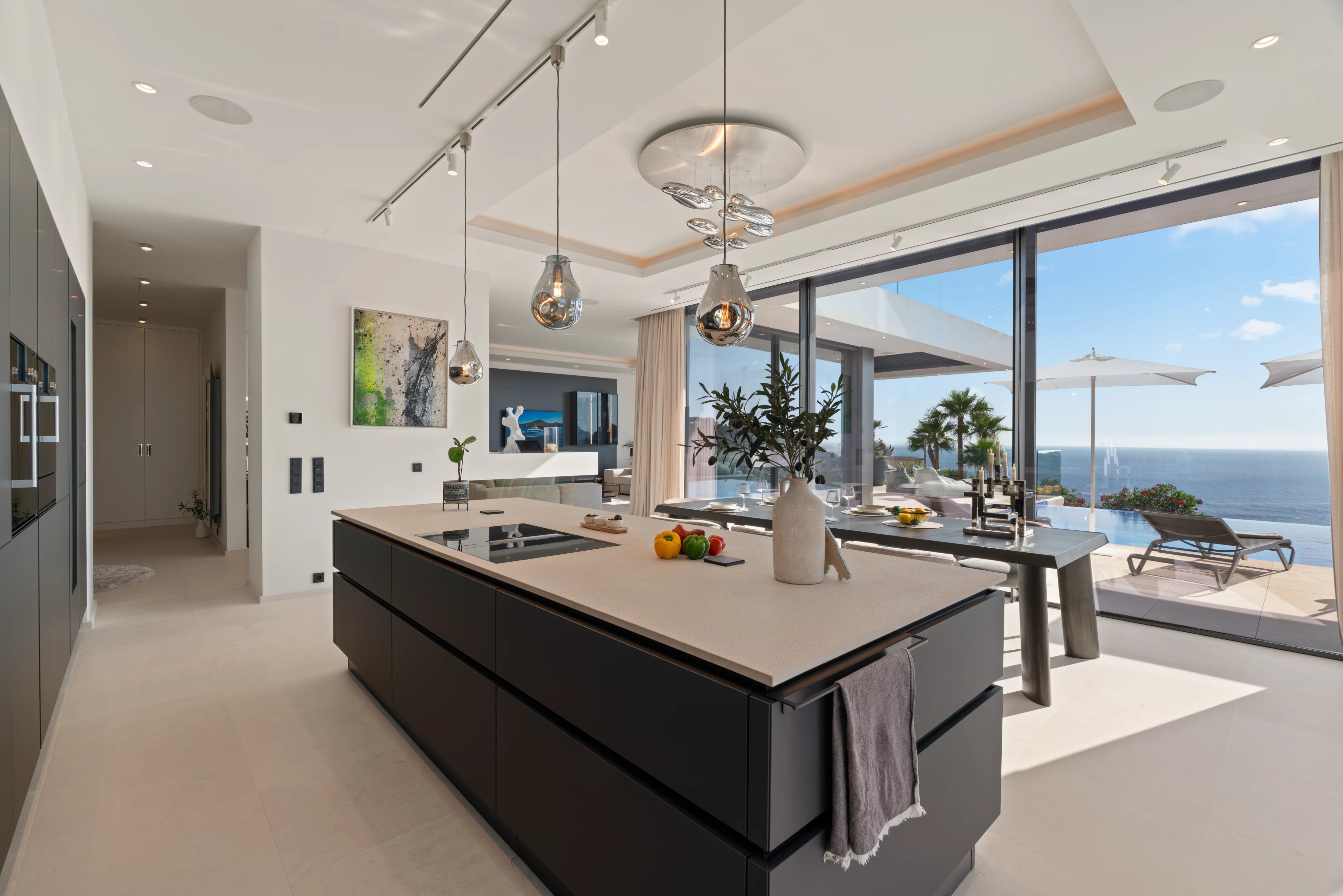 Luxurious newly built villa in prime location