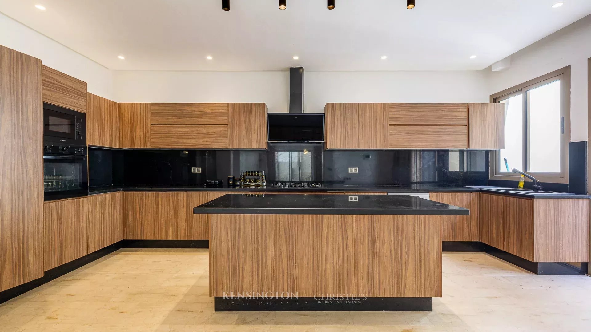 4 Bedroom Villa/Townhouse's Image 20