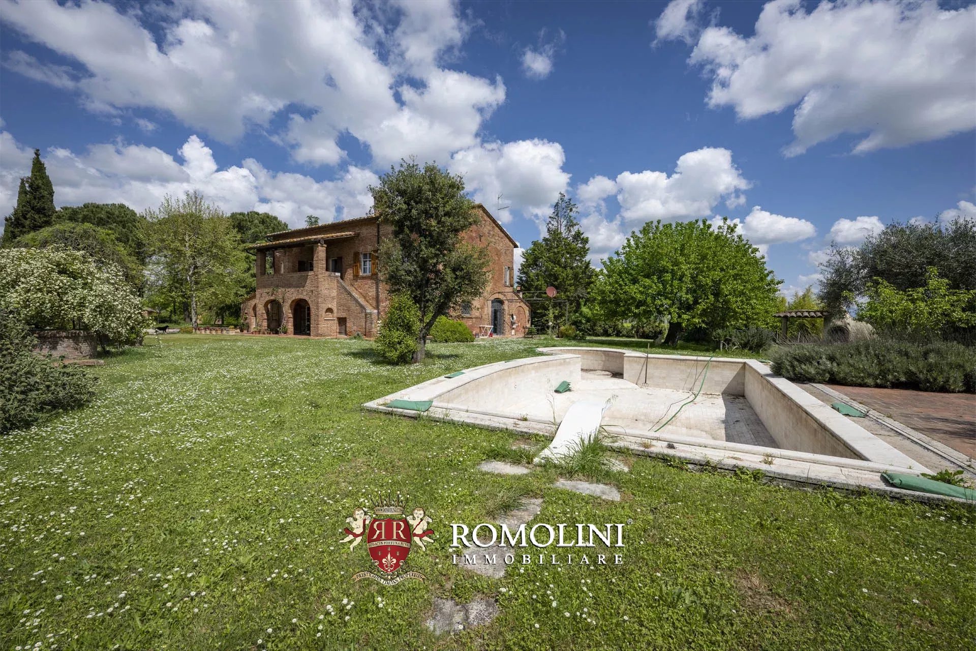 34 Bedroom Vineyard's Image 59
