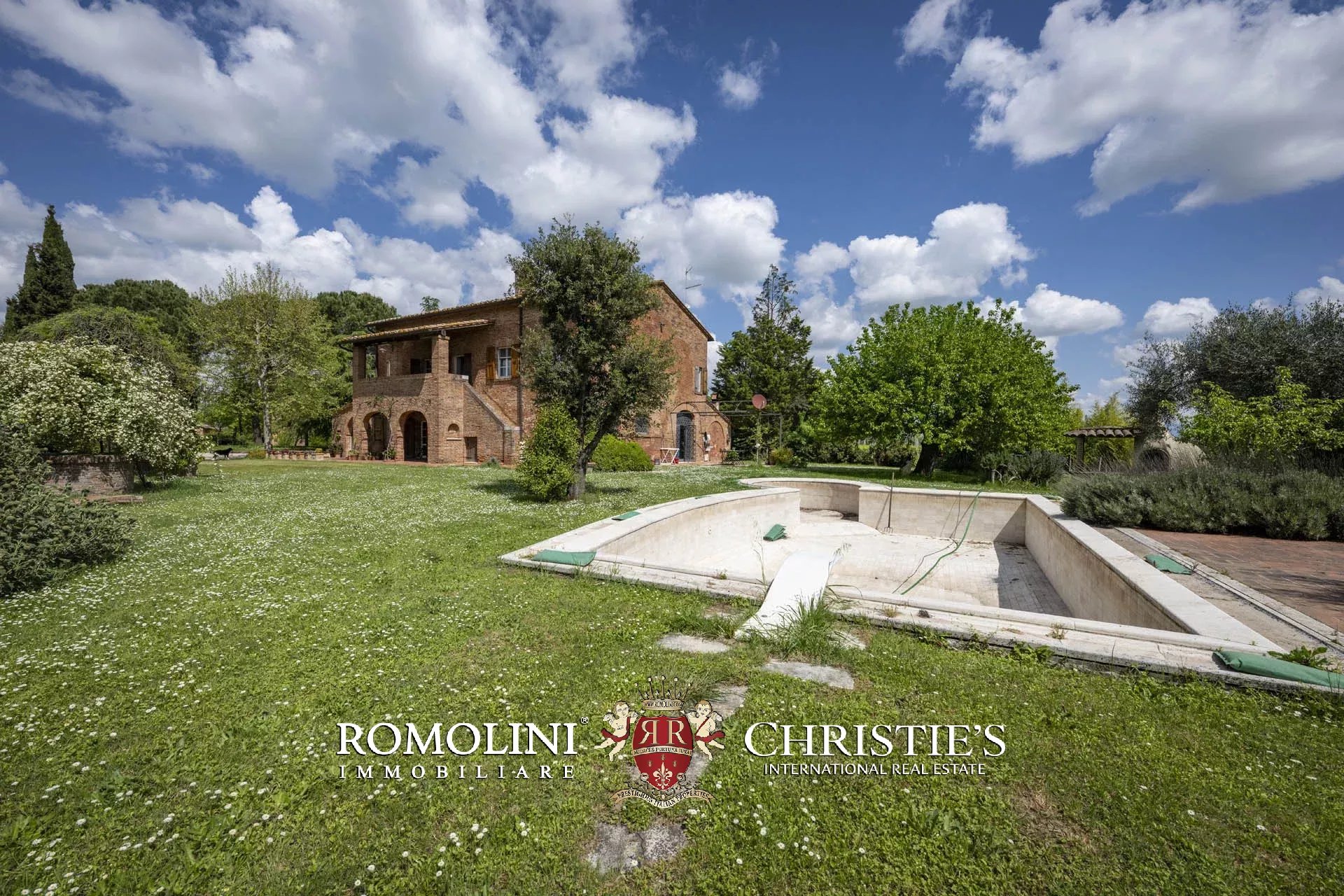 34 Bedroom Vineyard's Image 59