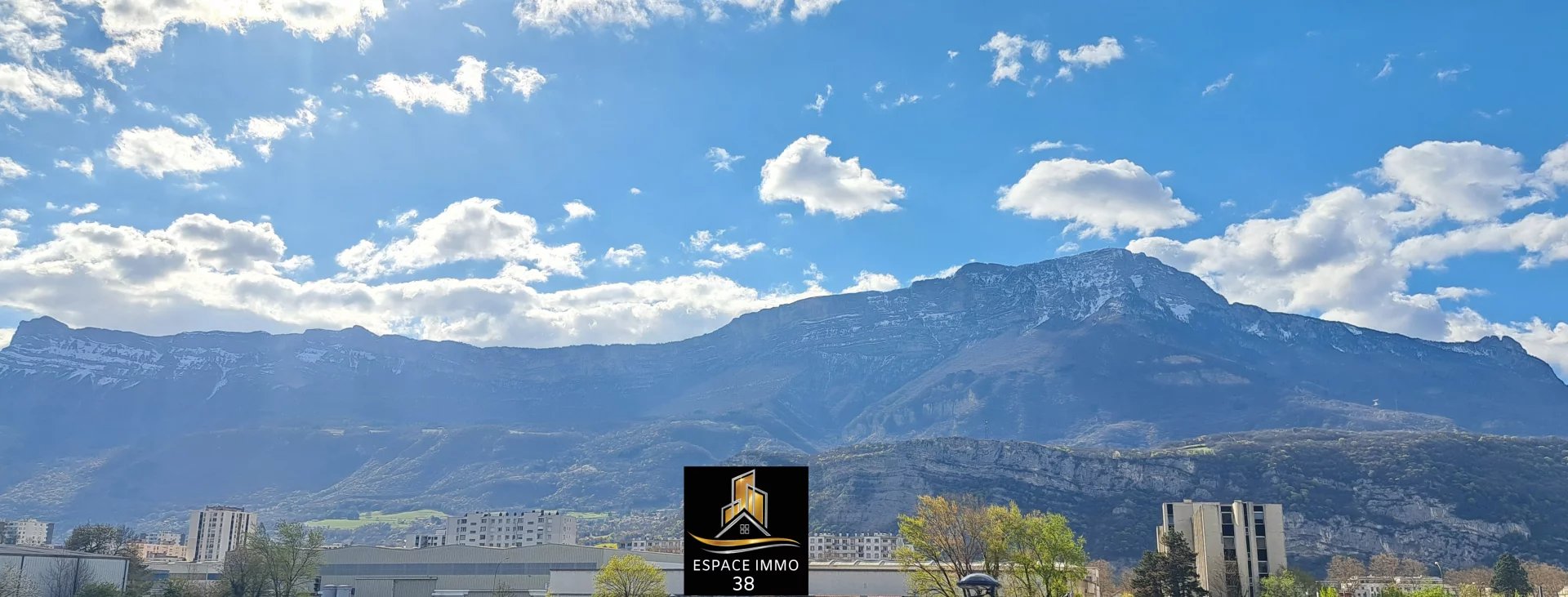 Beau T4 de 76 m2 avec parking privatif et cave