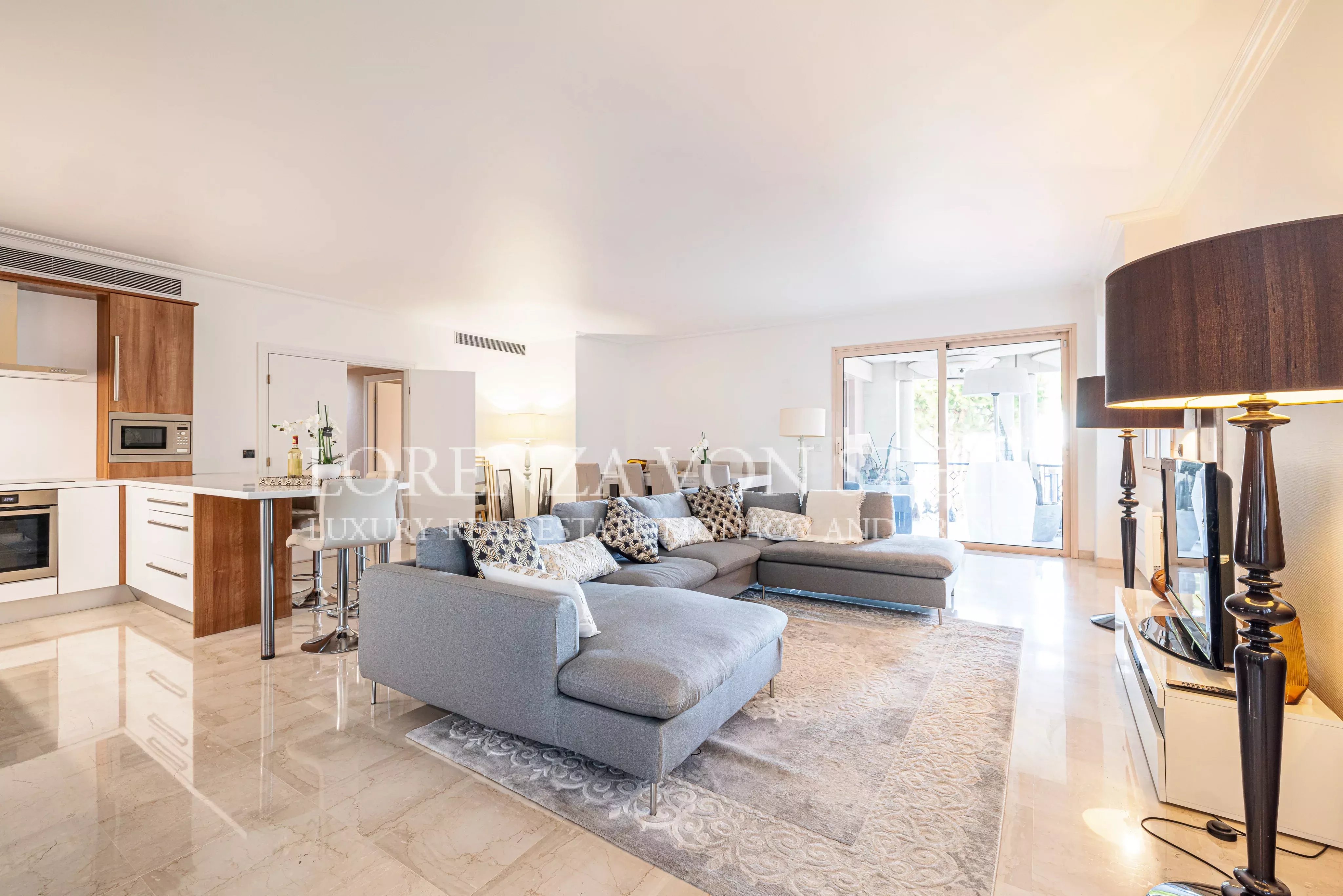 LE FLORESTAN - SPACIOUS 4 BEDROOM FAMILY APARTMENT