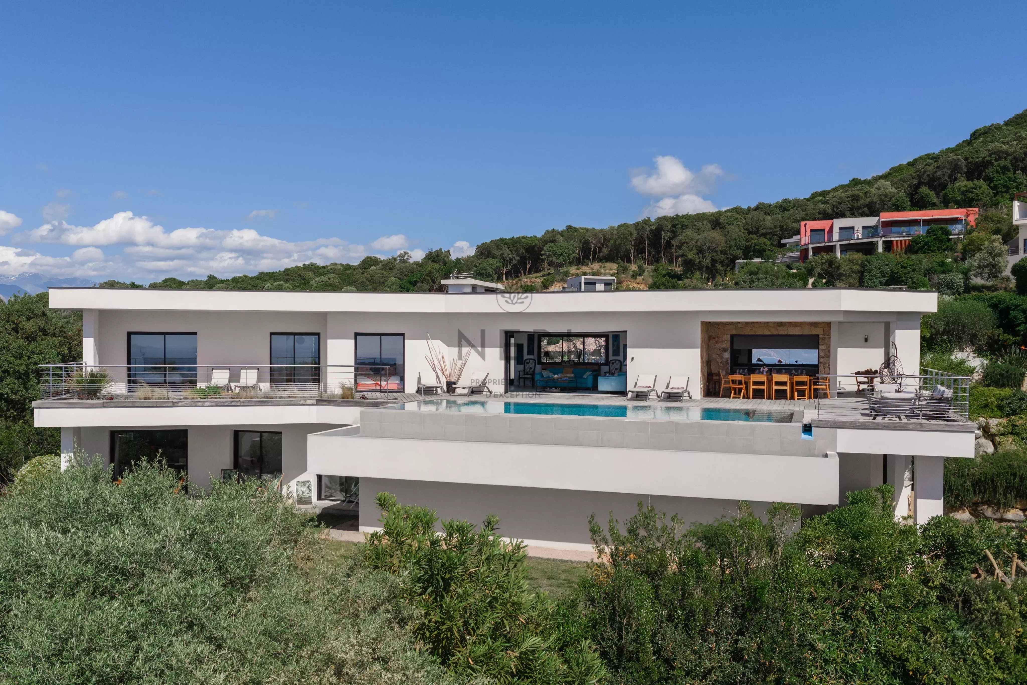 Villa LEA-5 chambres, piscine, vue mer panoramique sur le golfe d'Ajaccio