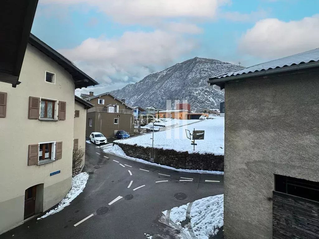 Dorfhaus mit zwei Wohnungen für Rendite