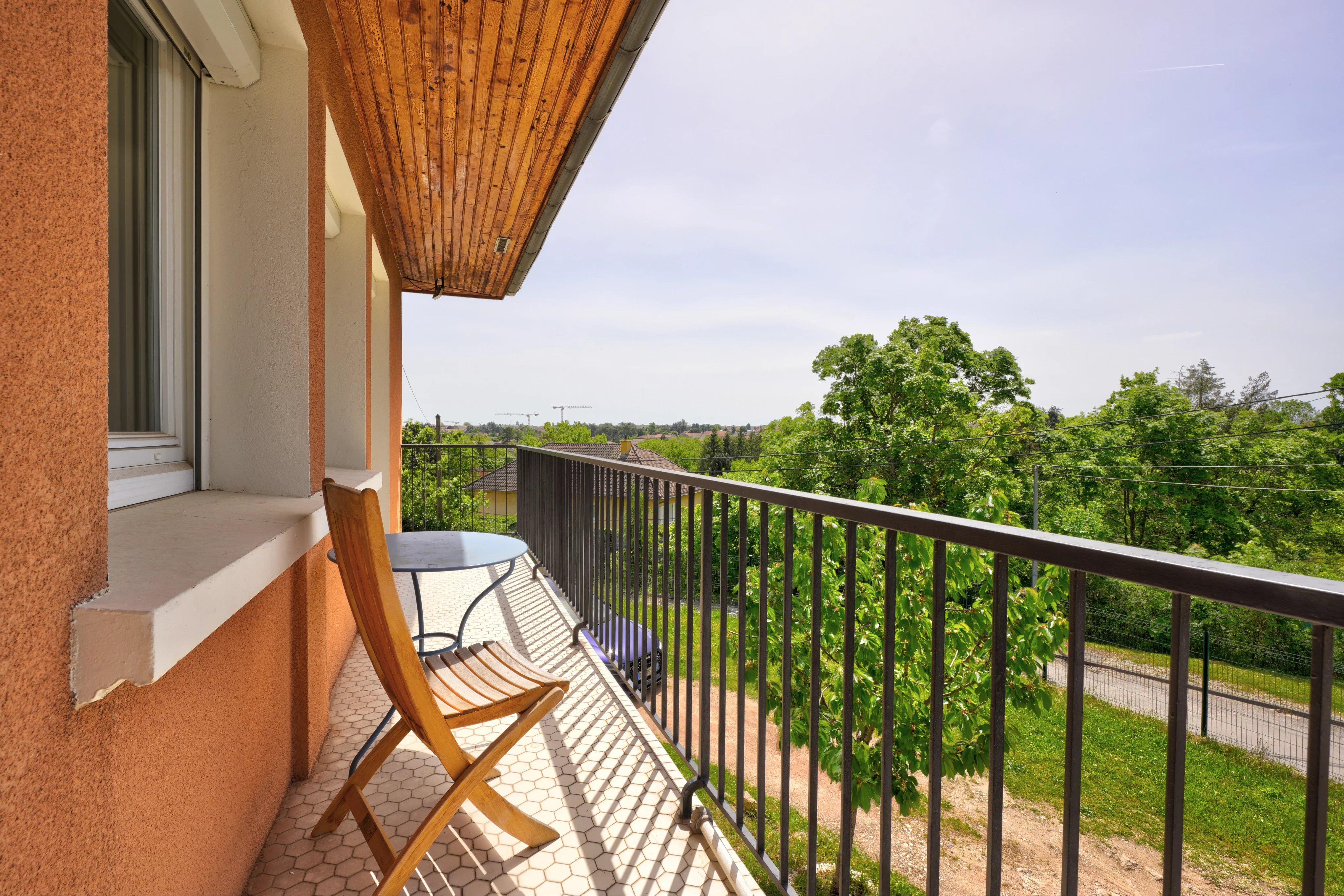 Maison avec piscine - St Genis les Ollières — photo 3