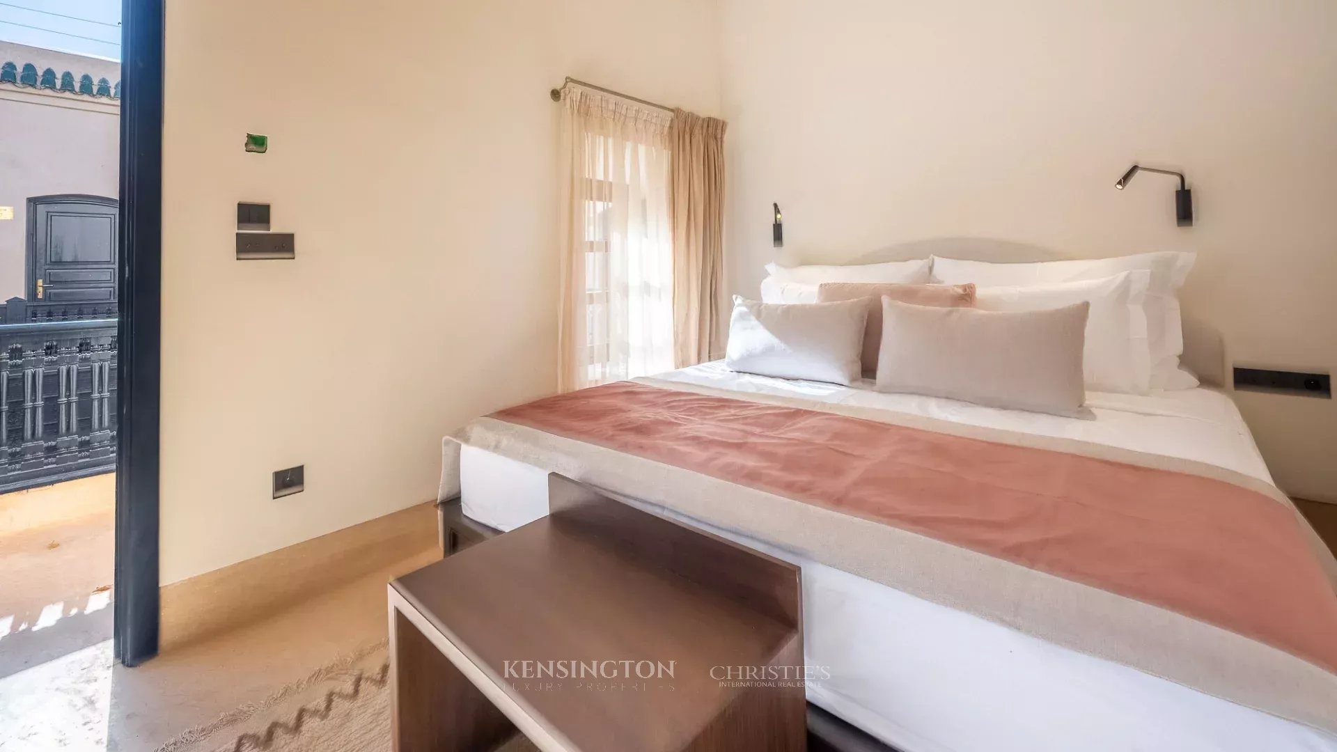 10 Bedroom Villa/Townhouse's Image 25