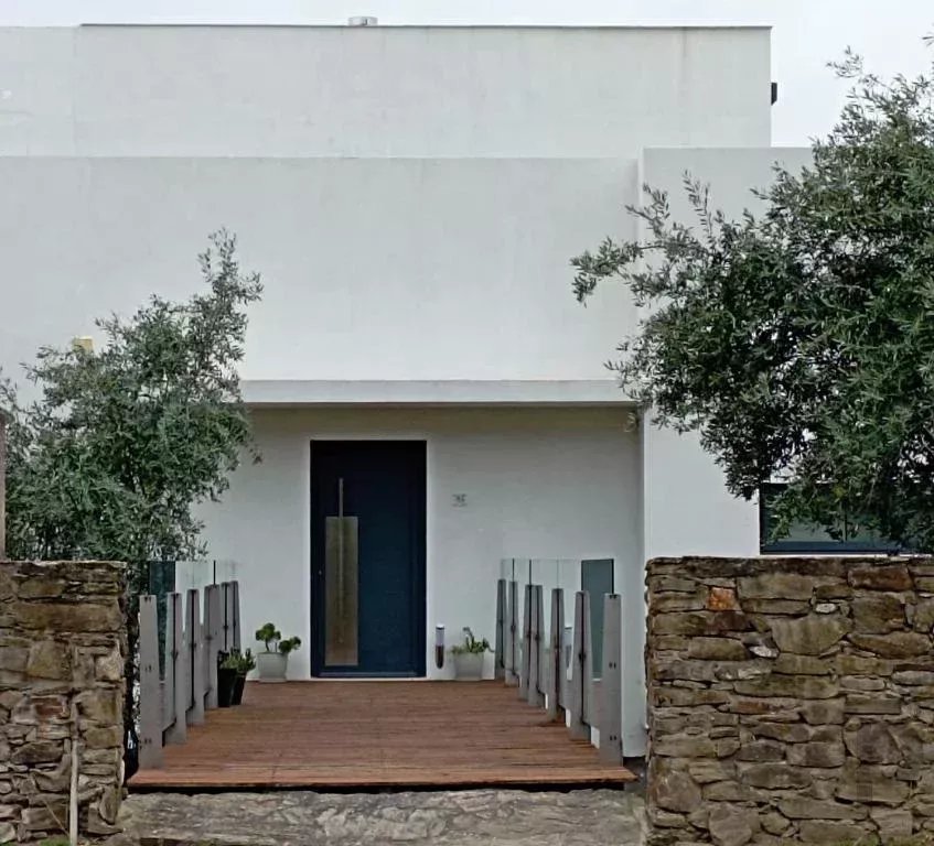 5-Bedroom Villa (2 x 3-Bedroom + 1 x 2-Bedroom Units) 86873882 image 1