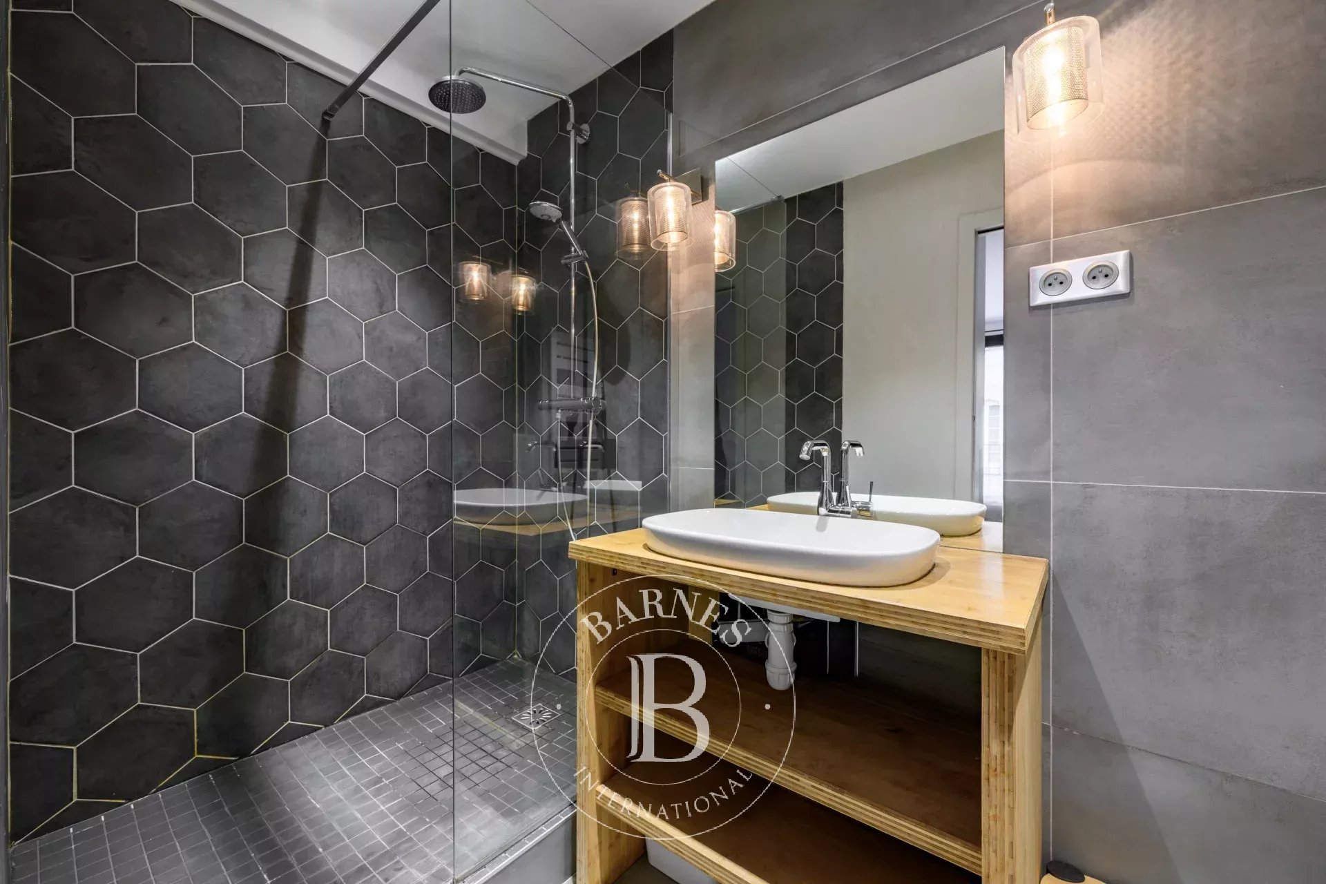 Daire Paris 18ème - picture 14