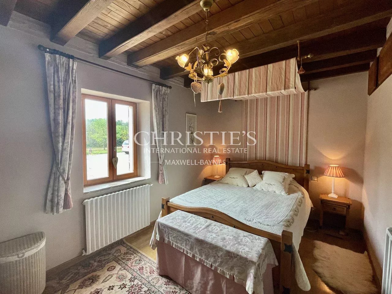 6 Bedroom Villa/Townhouse's Image 4