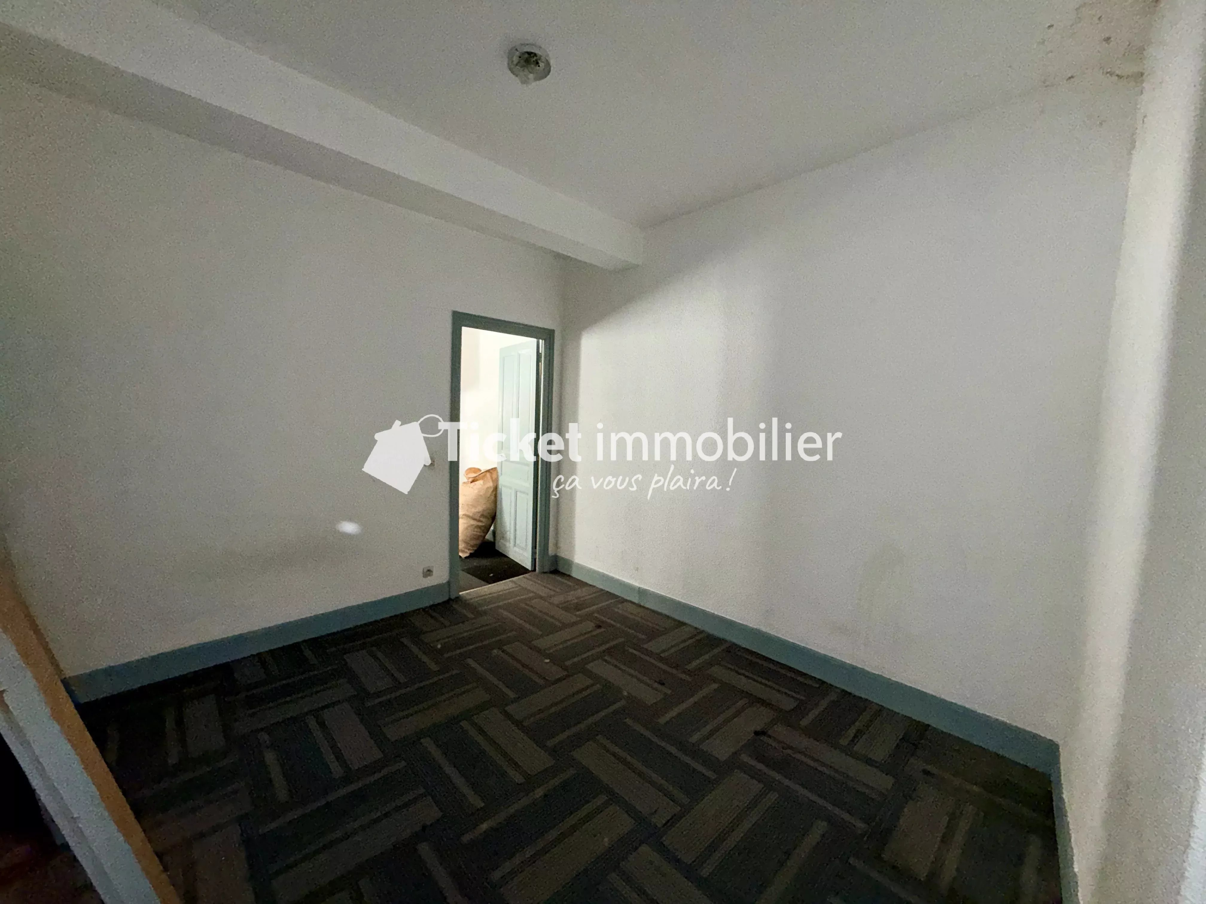 T2 à rénover – Centre-ville de Castres – 59 900 € — photo 5