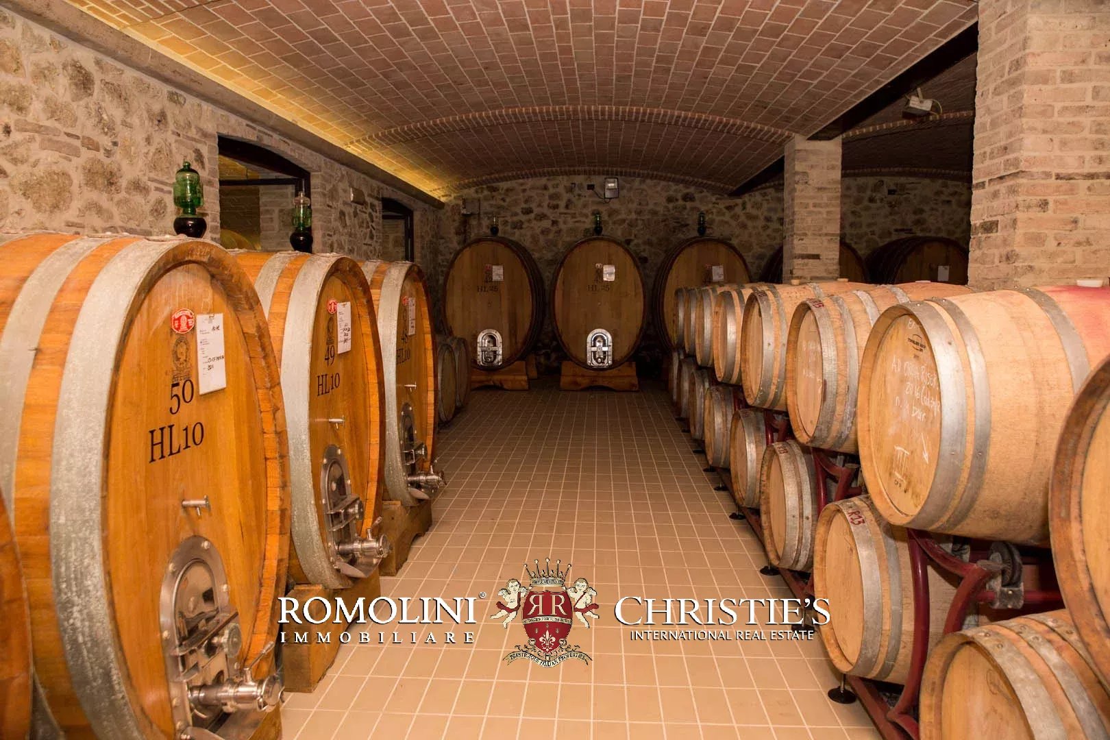 15 Bedroom Vineyard's Image 70