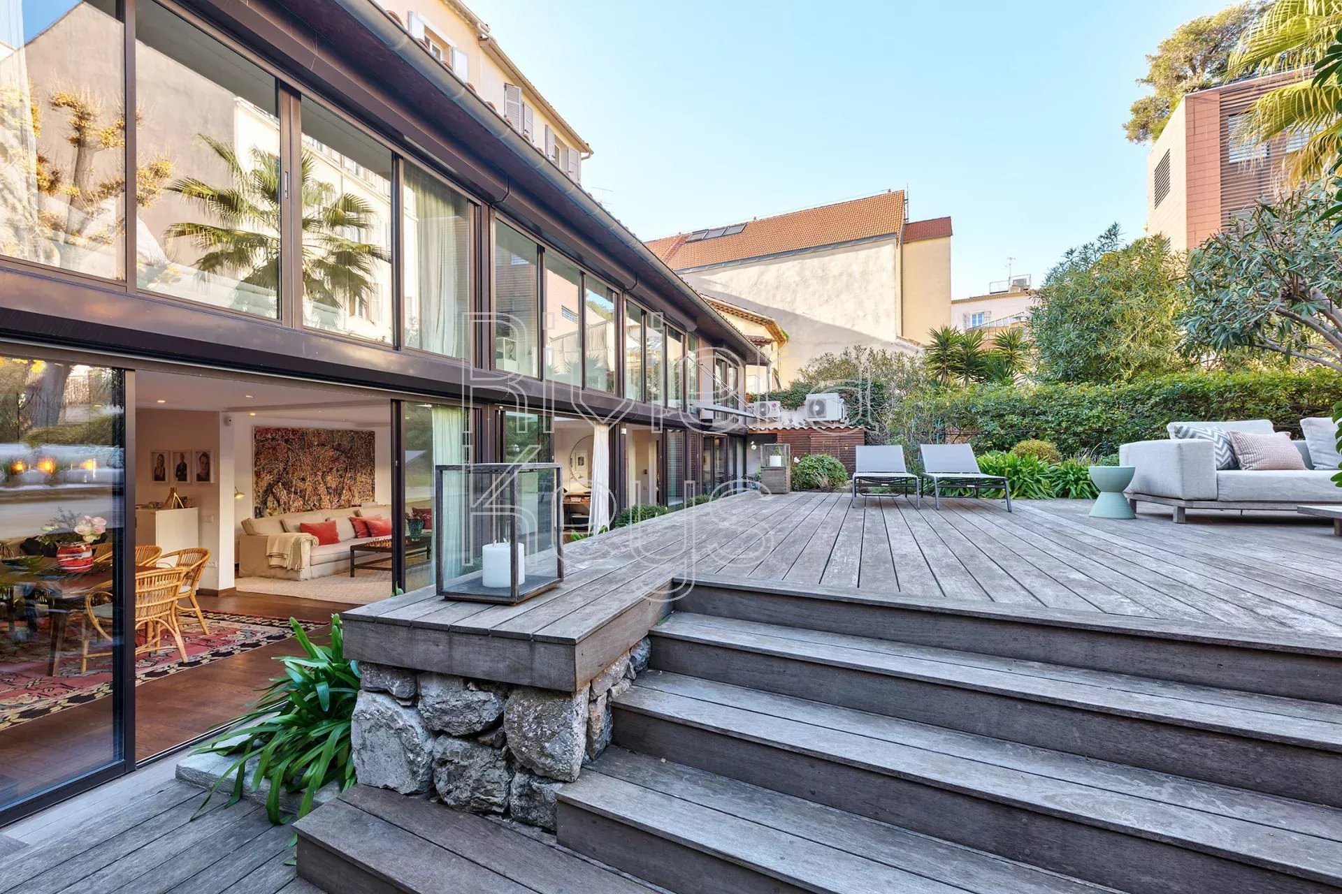 CANNES - Banane: Eksepsjonell 5-roms villa med terrasse og hage, midt i sentrum av byen