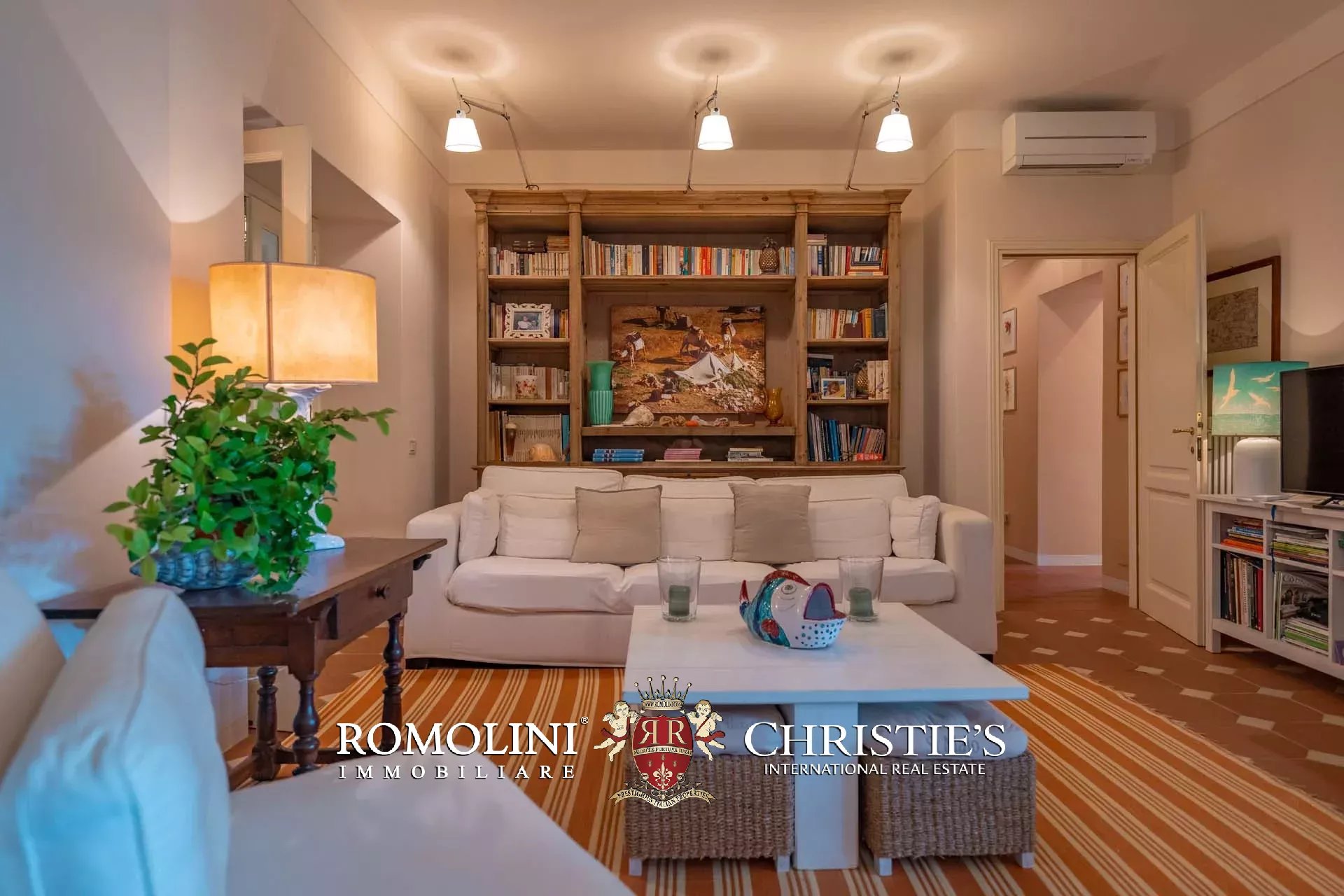 11 Bedroom Villa/Townhouse's Image 57