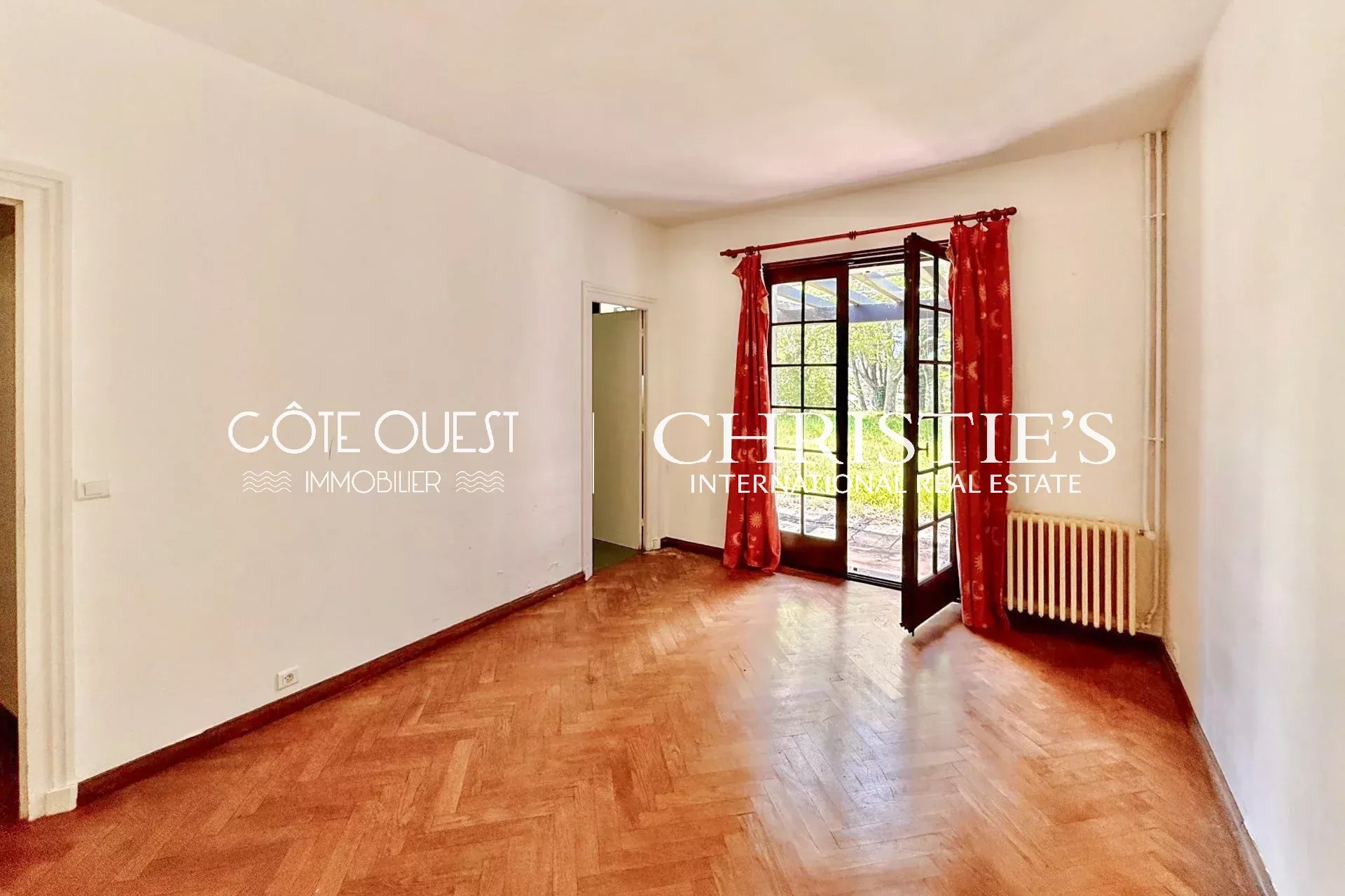 4 Bedroom Villa/Townhouse's Image 9