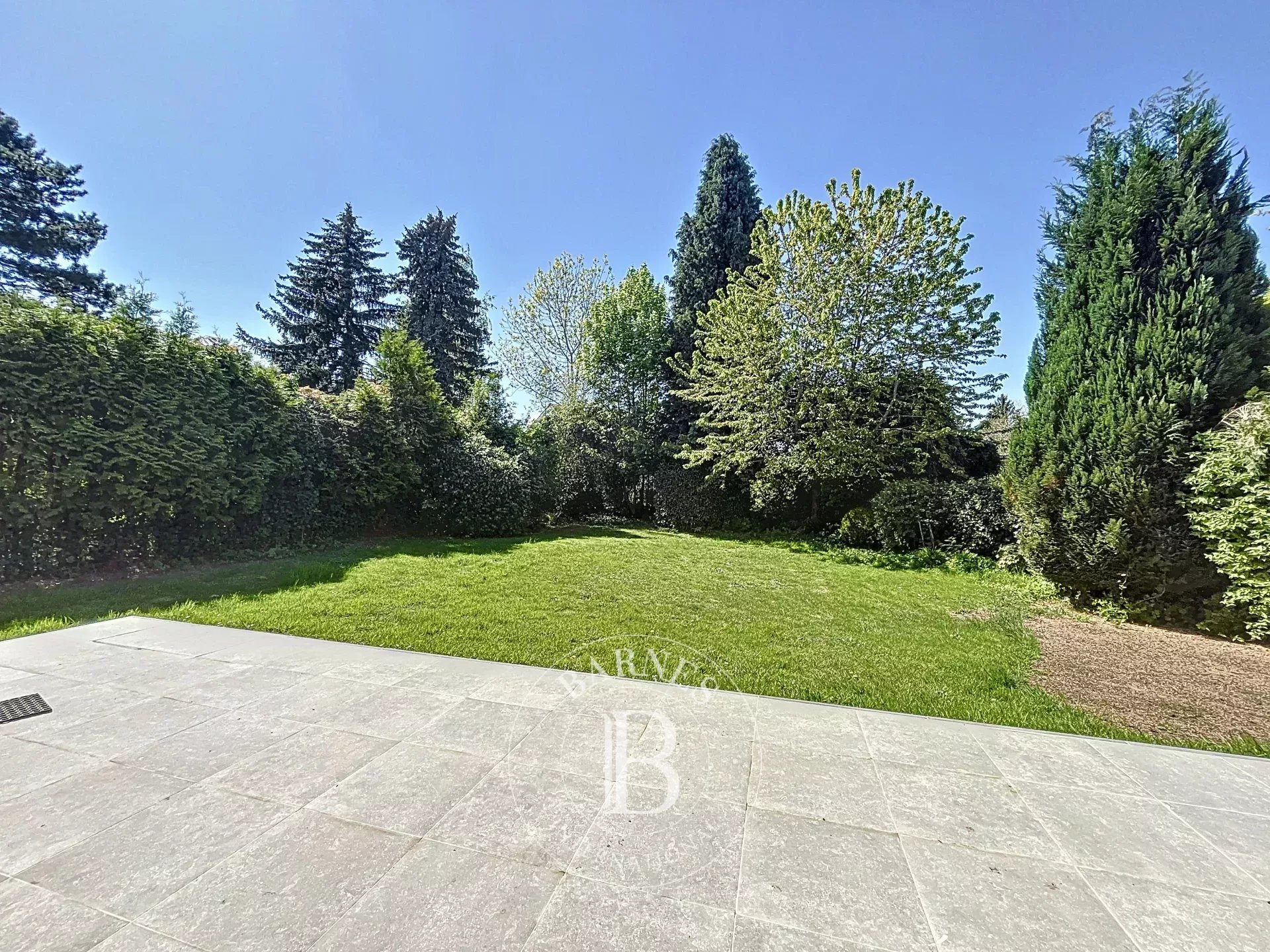 Villa fully renovated in 2025 in the heart of Waterloo.