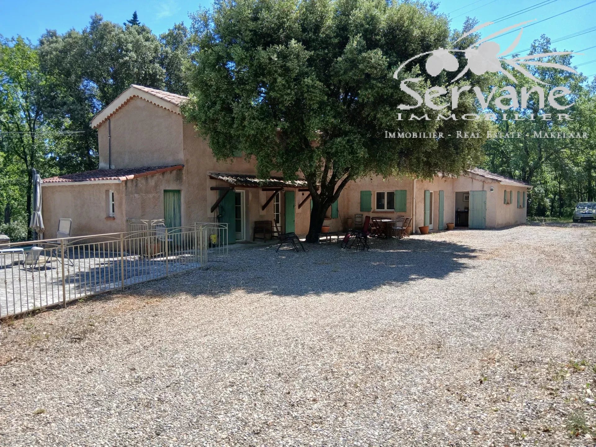Character property with Provençal charm