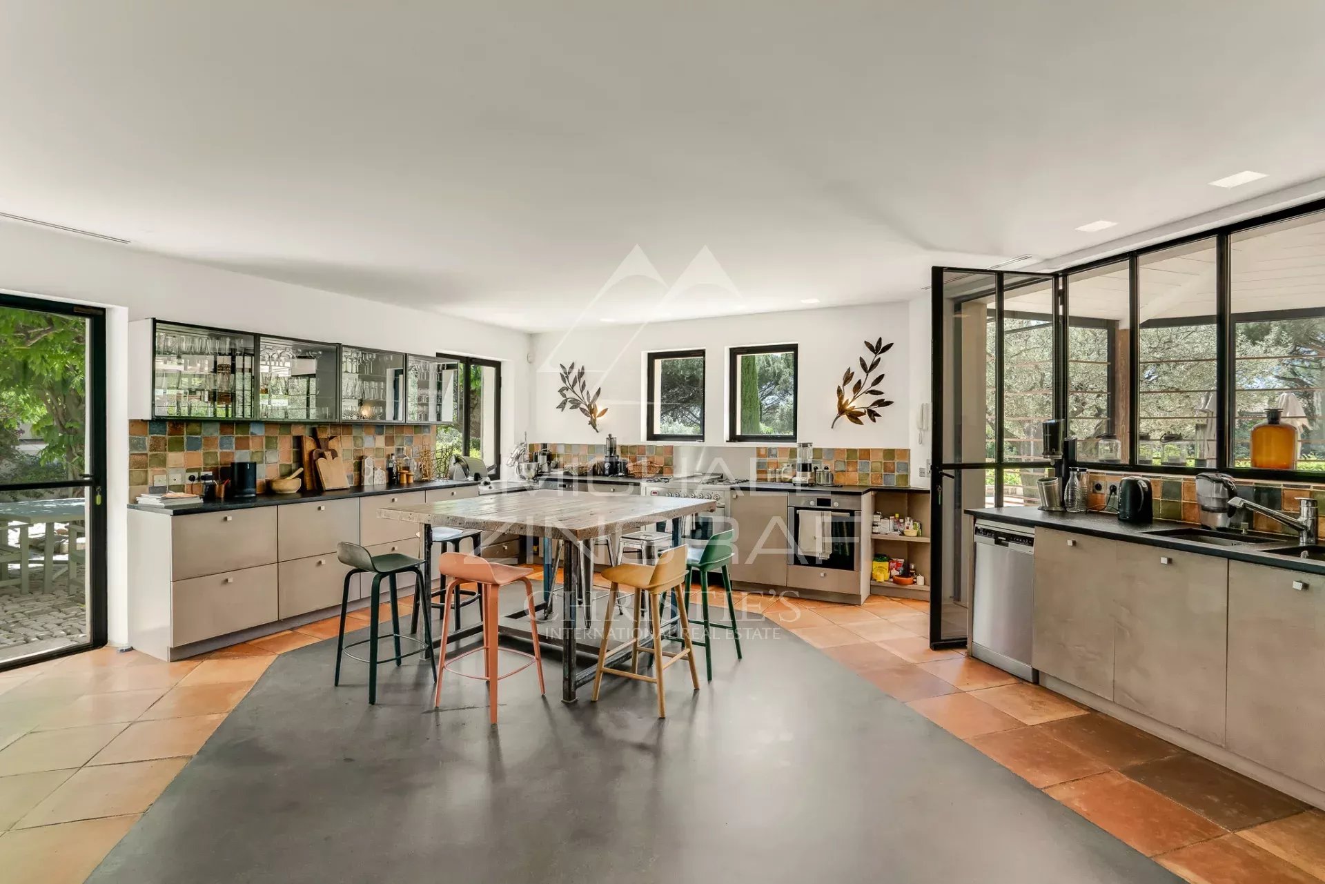 8 Bedroom Villa/Townhouse's Image 8